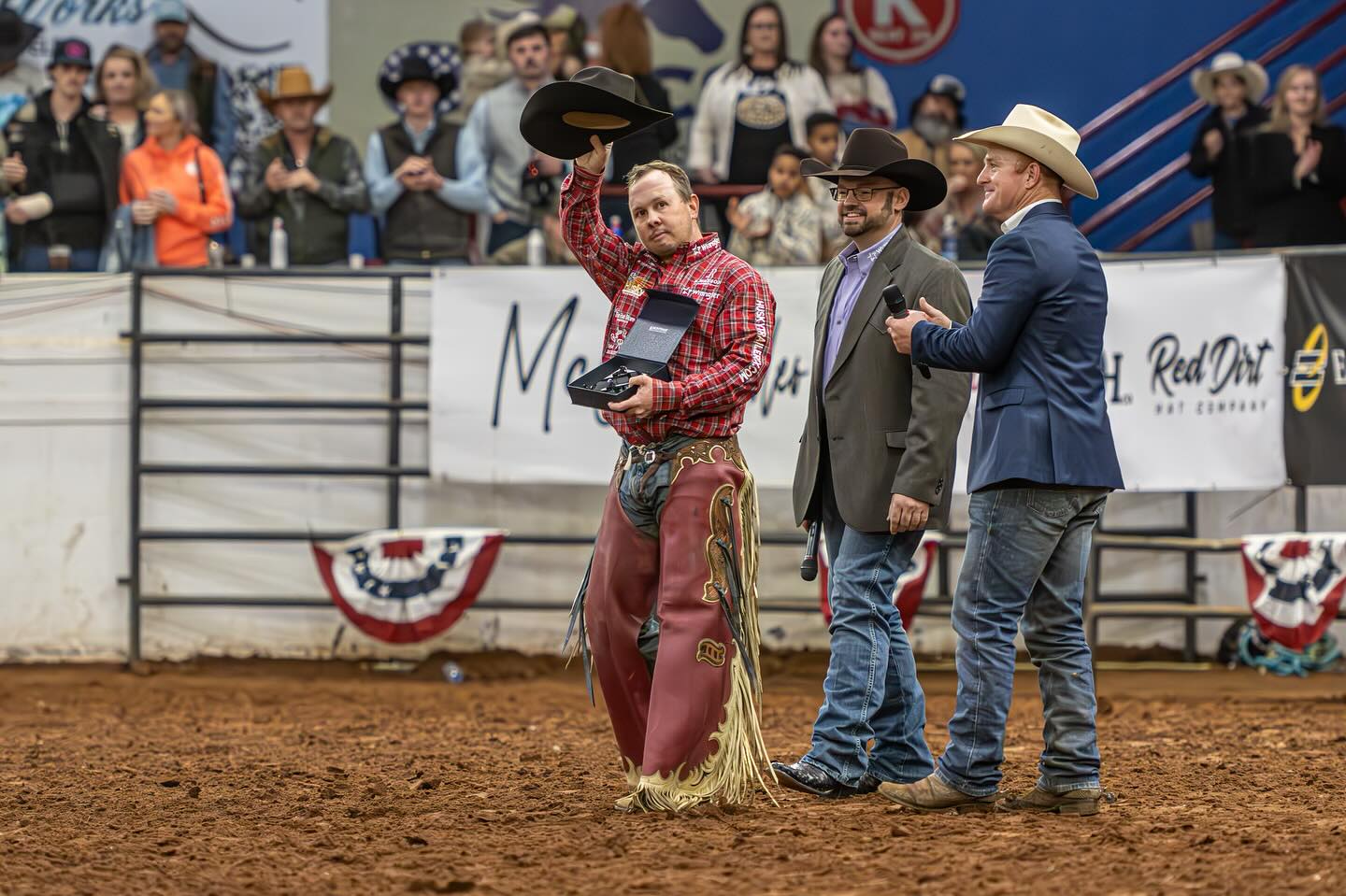 Congratulations to @treybenton1 on the big BULLNANZA win!!! He earned his spurs on the back of ol’ 612 Ridin’ Solo and walked away with a 92 point ride!!
#bullriding #bullnanza #holdon