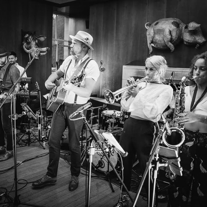 BAND! Live music is a must for any great party 🎈… agree?
📷 @modernvintageweddings
Band @therevuelive
#partyplanner #partyplannerslondon #partyplannerrichmond #partyplannerteddington #teddington #teddingtonpartyplanner #twickenham #surreyevents #surreyeventplanner @therevuelive #partyplannersurrey