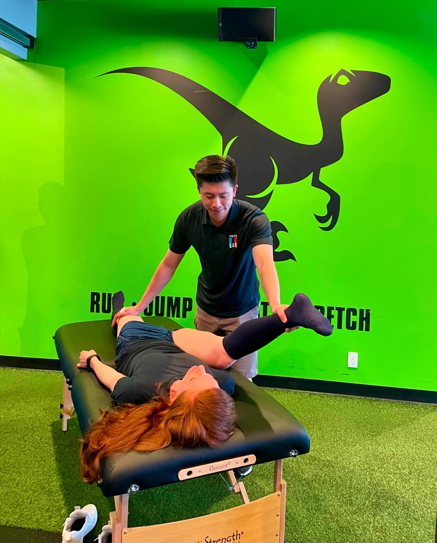 Thank you to everyone who came out last night to celebrate the start of the new cycling season. A huge thank you to @stretchlabyaletown for the evening of free demo stretches, @hatchwines for keeping us hydrated, and @rep1fitness for the venue. #cyclingclub #stretchlab #fondo #thehatch #fitnessgoals #kitsenergy #fitnesslife #events #seasonopener