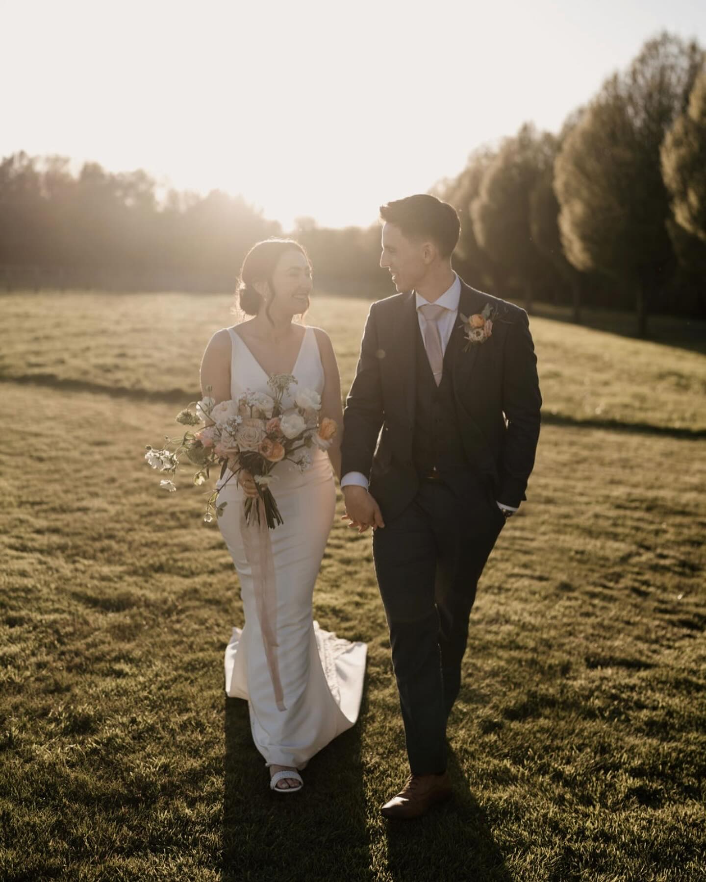 ✨ STUNNING BRIDE BETH ✨
So many absolutely amazing shots by super talented @samsparksphoto 📸
VENUE @theholfordestate
HMUA @fayekenyonhairandmakeup
#cheshirewedding #hairartist #makeupartist #bridalhair #bridalmakeup #bridalmakeupartist #bridalhairstyle #modernwedding #bridalinspiration #weddinginspiration #wedding #ilovemyjob