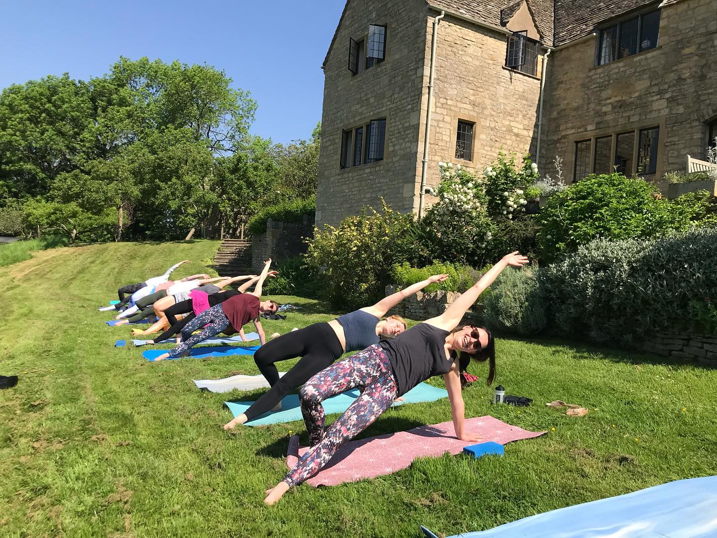 Beautiful venue, beautiful people, beautiful weather. #henweekendyoga #stantonguildhouse #outdooryogacotswolds