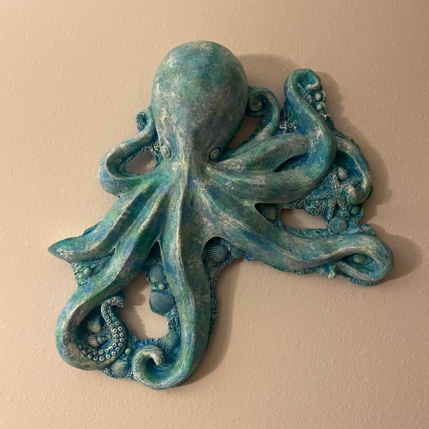 It’s been a week of magnificent moments and all I have to say is in the form of a poem ⭕️💫🌀
Weaver of Time
Be present.
Listen.
See.
Taste.
Feel.
Smell.
Enable.
Your.
Senses.
🌀⭕️💃🏻💛🇧🇷💫
Wherever you are on your journey. Head up high. Heart open and trust your GUT. It never lies. ✌️💛
Cannot wait to dance to the drums tonight 🌀