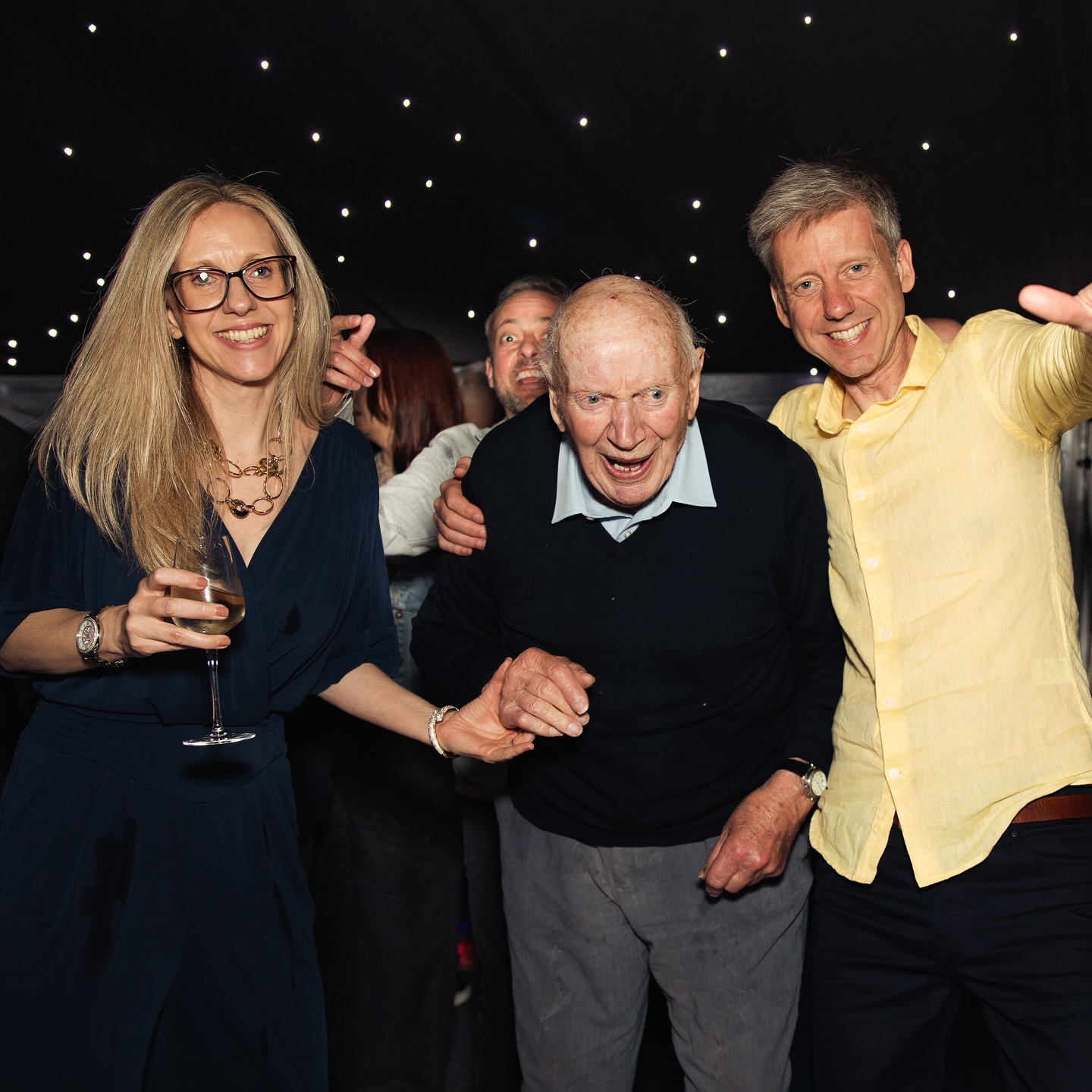 When the oldest generation makes it to the dance floor 🪩… THAT is magic ✨
Images by @ijudgephotography
#50thbirthday #dance #50thbirthdayparty #marqueeparty #marqueepartyplanner #partyplannersurrey #teddingtonpartyplanner #eventplanner