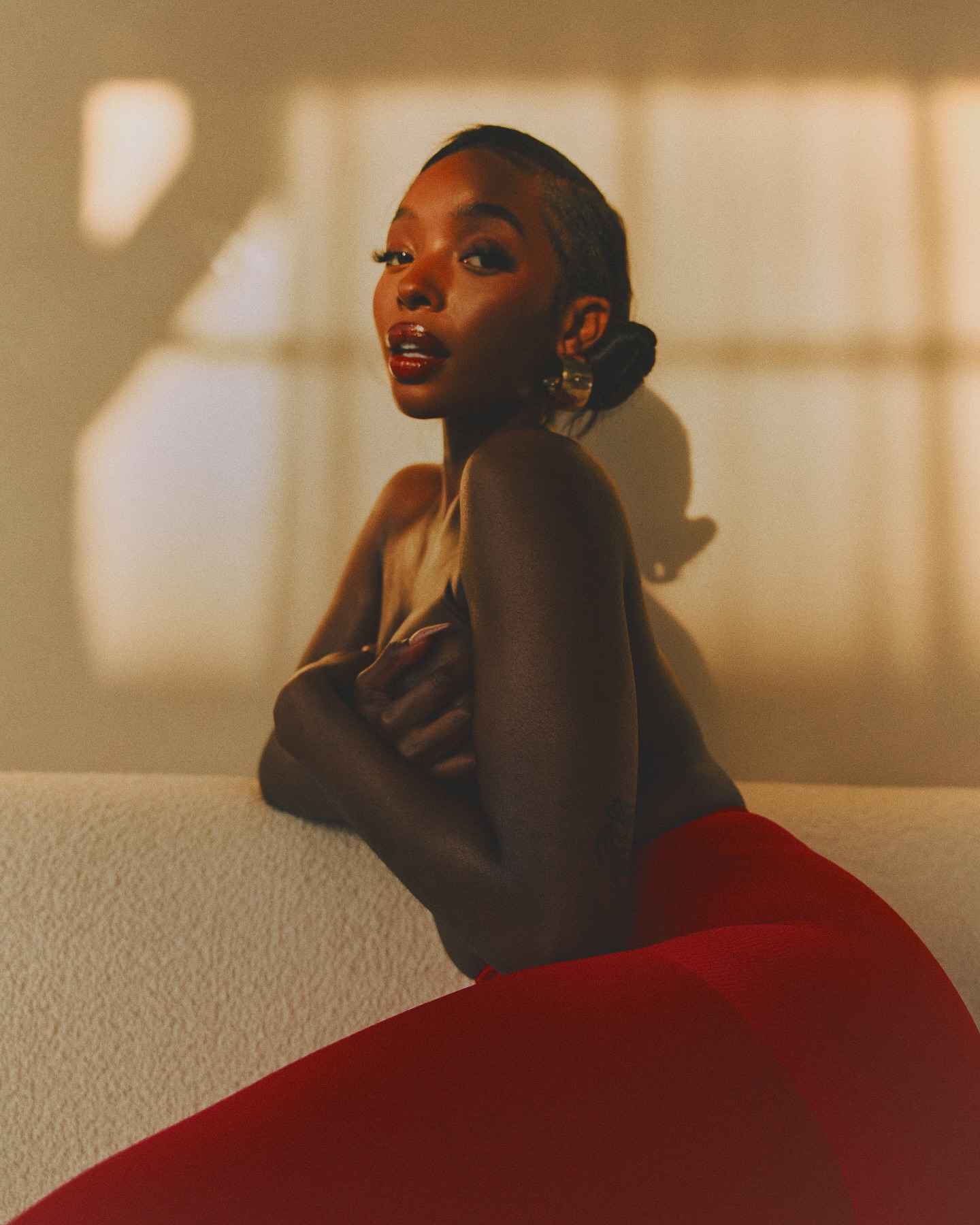 “EVA”💔💋🌹
Shot by me on this beautiful sunset day 🌅 hope you guys enjoy 🙏🏿and thank you @evalynemaghanga for being so amazing 🙏🏿🫶🏿💐