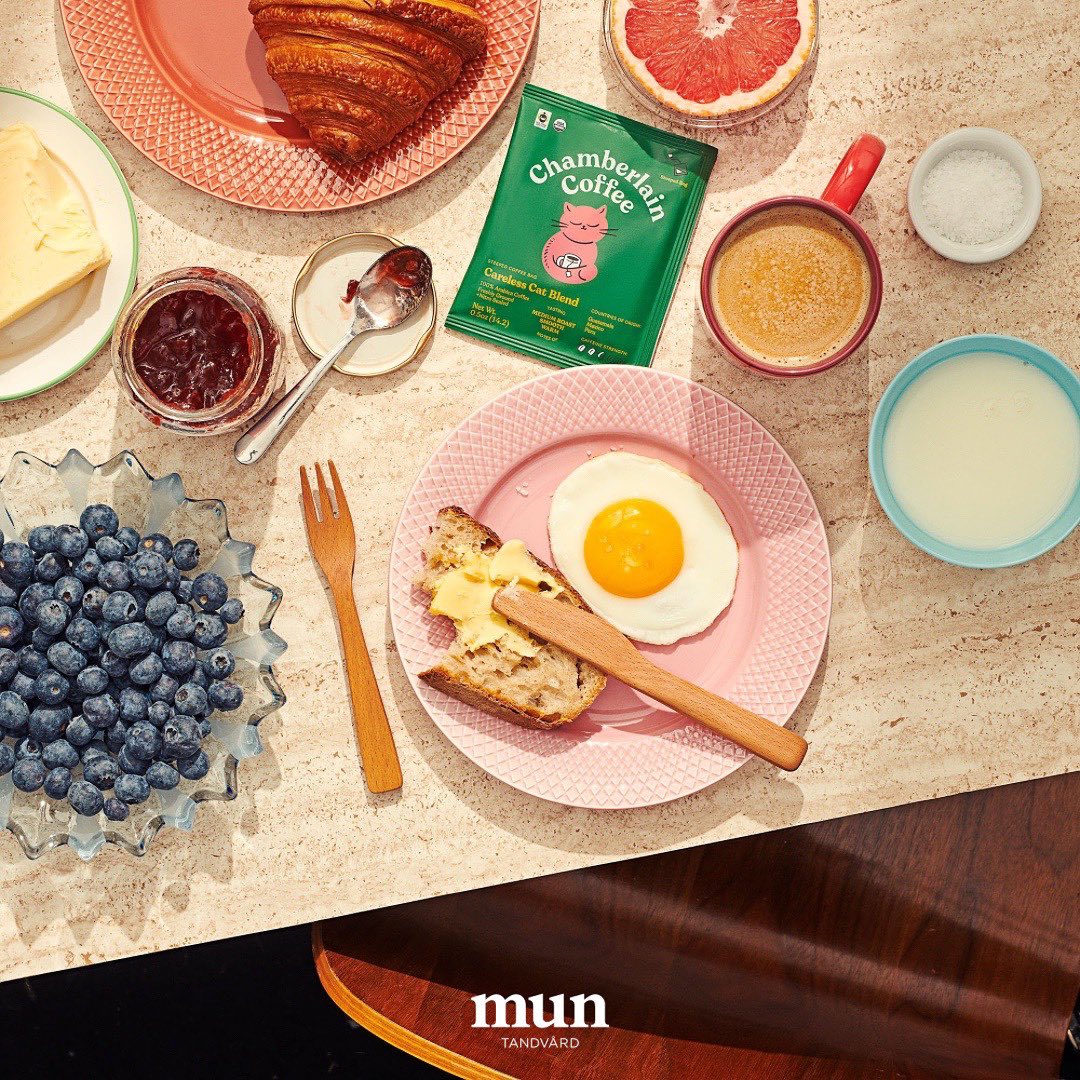 Frukost är dagens viktigaste mål för energi och fokus! 🍳🥑 Om du har bråttom, borsta tänderna på jobbet eller innan du går på möten. Kom ihåg att vänta minst 30 minuter före eller efter måltid innan du borstar tänderna för att skydda emaljen. #muntandvard #breakfast #stockholm