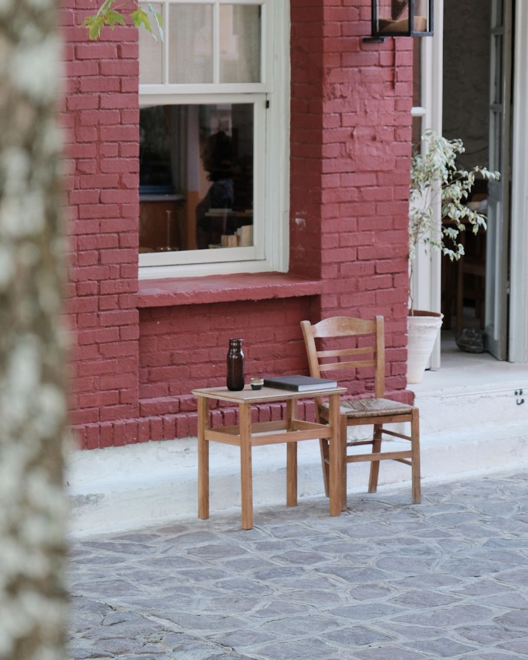 At Koukos de Lab, we embrace the art of slow living. ✨🌿
We believe everyone deserves to live their best life—a life that’s deeply rooted in simplicity and connected to nature. 🌱
For us, nature is the ultimate source of inspiration, offering beauty, tranquility, and endless creativity.
Join us on this journey to embrace the #SlowLiving philosophy. Let’s create a life filled with meaningful moments and a deep connection to the natural world.
🌳
Στην Koukos de Lab αγκαλιάζουμε την έννοια του slow living. ✨🌿
Πιστεύουμε ότι όλοι αξίζουμε να ζούμε την καλύτερη εκδοχή της ζωής μας—μια ζωή που είναι βαθιά ριζωμένη στην απλότητα και συνδεδεμένη με τη φύση. 🌱
Για εμάς, η φύση είναι η απόλυτη πηγή έμπνευσης, προσφέροντας ομορφιά, γαλήνη και ατελείωτη δημιουργικότητα.
Ελάτε μαζί μας σε αυτό το ταξίδι, για να αγκαλιάσουμε τη φιλοσοφία του #SlowLiving. Ας δημιουργήσουμε μια ζωή γεμάτη ουσιαστικές στιγμές και βαθιά σύνδεση με τον φυσικό κόσμο. 🌳
Photography: @george_komvokis
#SlowLife #LiveSlow #EmbraceNature #NatureInspired #KoukosDeLab #KoukosPhilosophy #KoukosLifestyle #KoukosMindset