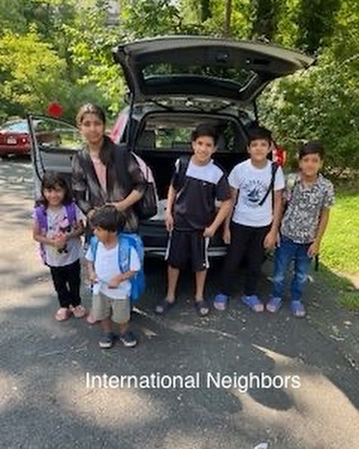 We’ve been busy this week…and it isn’t over! This weekend we distributed 200 backpacks to International Neighbors @internationalneighbors. We love seeing their pics and our favorite was hearing about the young boy who loved his Spider-Man backpack so much he slept with it ❤️🖤! We also were excited to work with @childhealthpartnership this year donating 100 backpacks to their organization! 🧡💙🎒#backpackbuddiesva #backtoschool