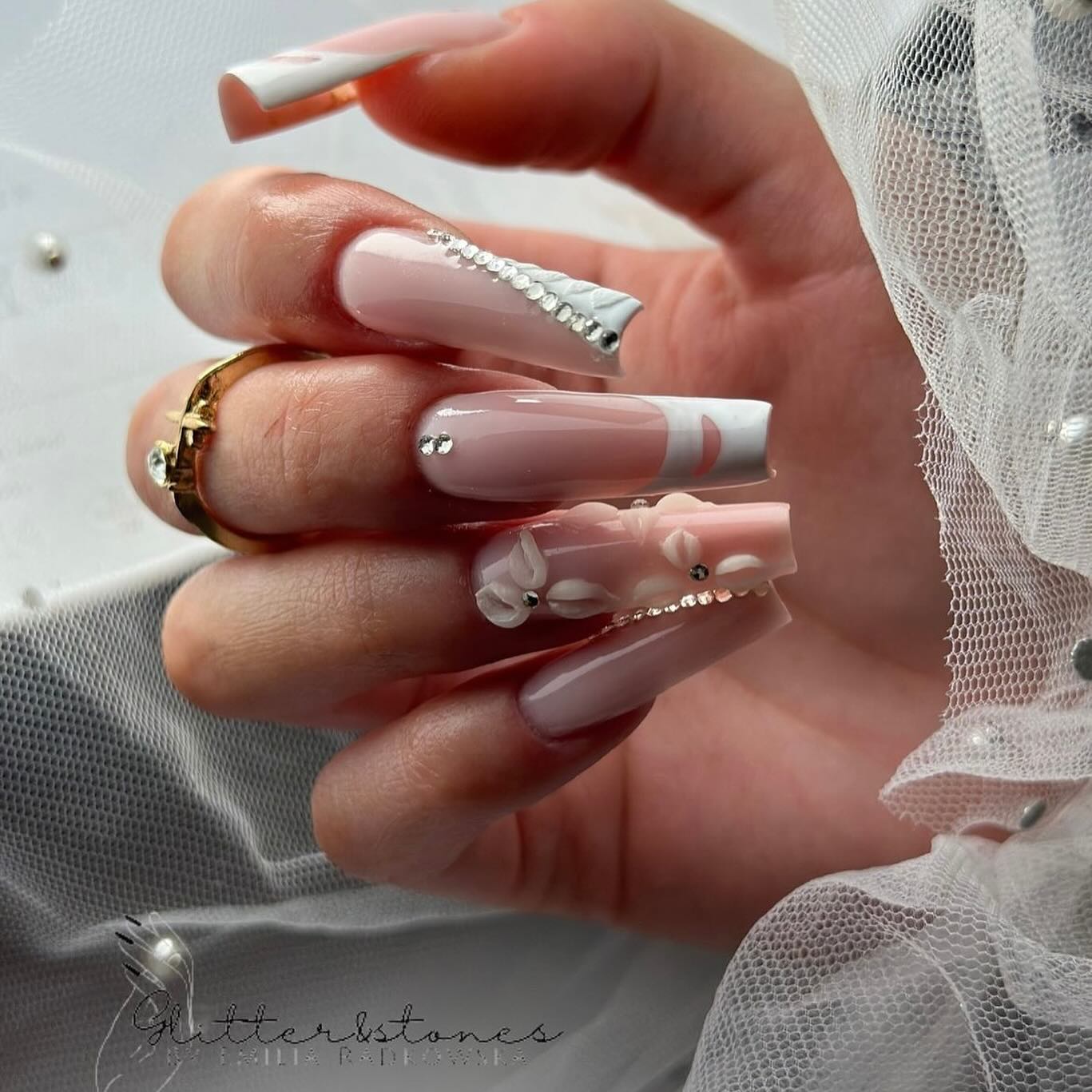 Done by @glitternstoness 💅🏼✨
I know your gonna love her work, i already do!😍