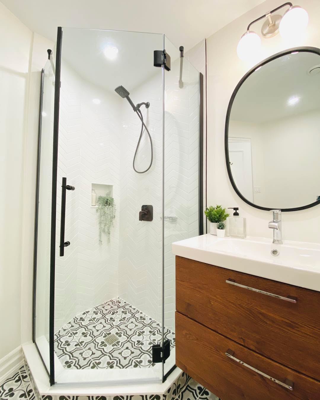 Have fun with your bathroom finishes, it can make a small space interesting
Design by @evolve.interiordesign
Evolve Interior Design
Construction by @craigwatsonconstructioninc
Craig Watson Construction Inc.
Tile by @dynamicflooringconcepts
Dynamic Flooring Concepts Ltd.
#bathroom #renovation #tile #pattern #style #washroom #clean #home #interiordesign #evolveinteriordesign