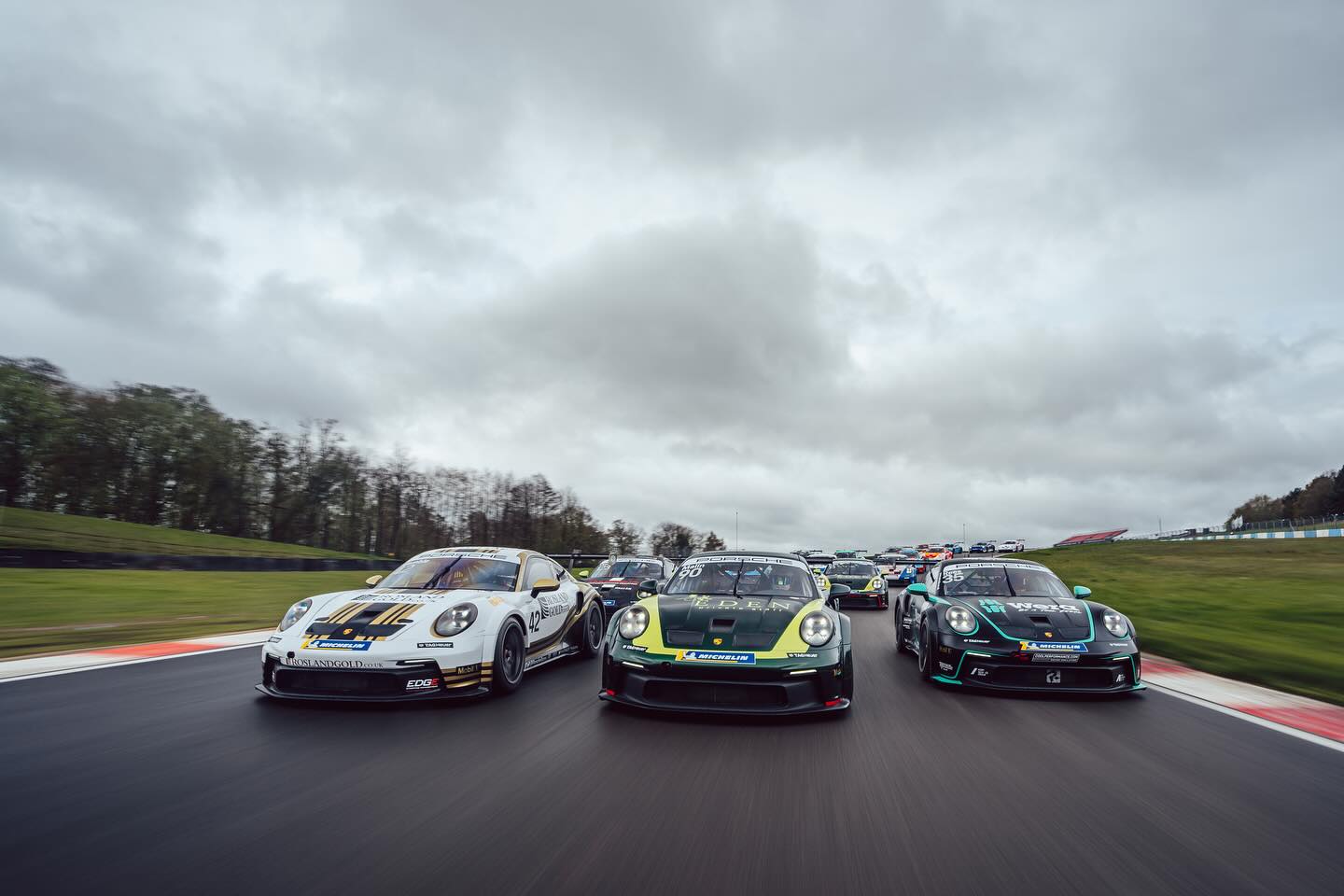 It’s race week!
Can’t wait to get started back in @porscheraces_gb Carrera Cup with @edenracedrive 😁🏁
Swipe to see my race week face 😂😁🏁
#porsche #911gt3 #porsche911 #porschegt3cup #porsche911gt3cup #gt3cup #carreracup #porschecarreracup #porschecarreracupgb #carreracupgb #racing #racecar #itv #btcc #toca #edenprivatestaff #edenracedrive #carguystv #joshmalin #joshmalinracing