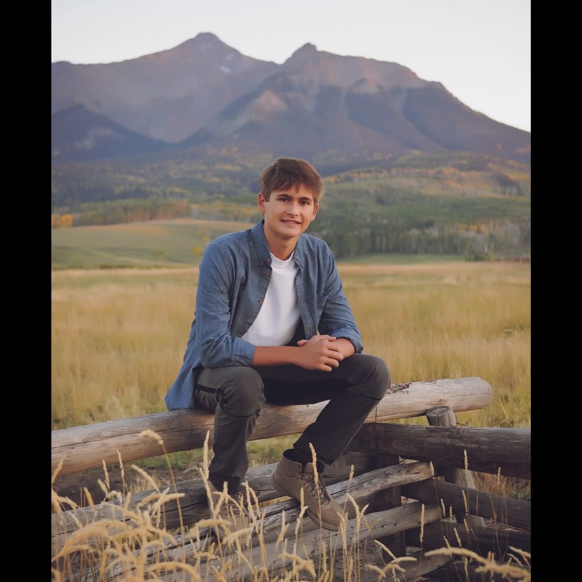 We anticipated the fall colors, and they truly impressed us. Gabriel got amazing hues, complemented by spectacular mountain landscapes.
#colorado #pics #seniorpics #fallcolors #classof2025 #autumn #mountains #lastdollarranch #sanjuanmountains