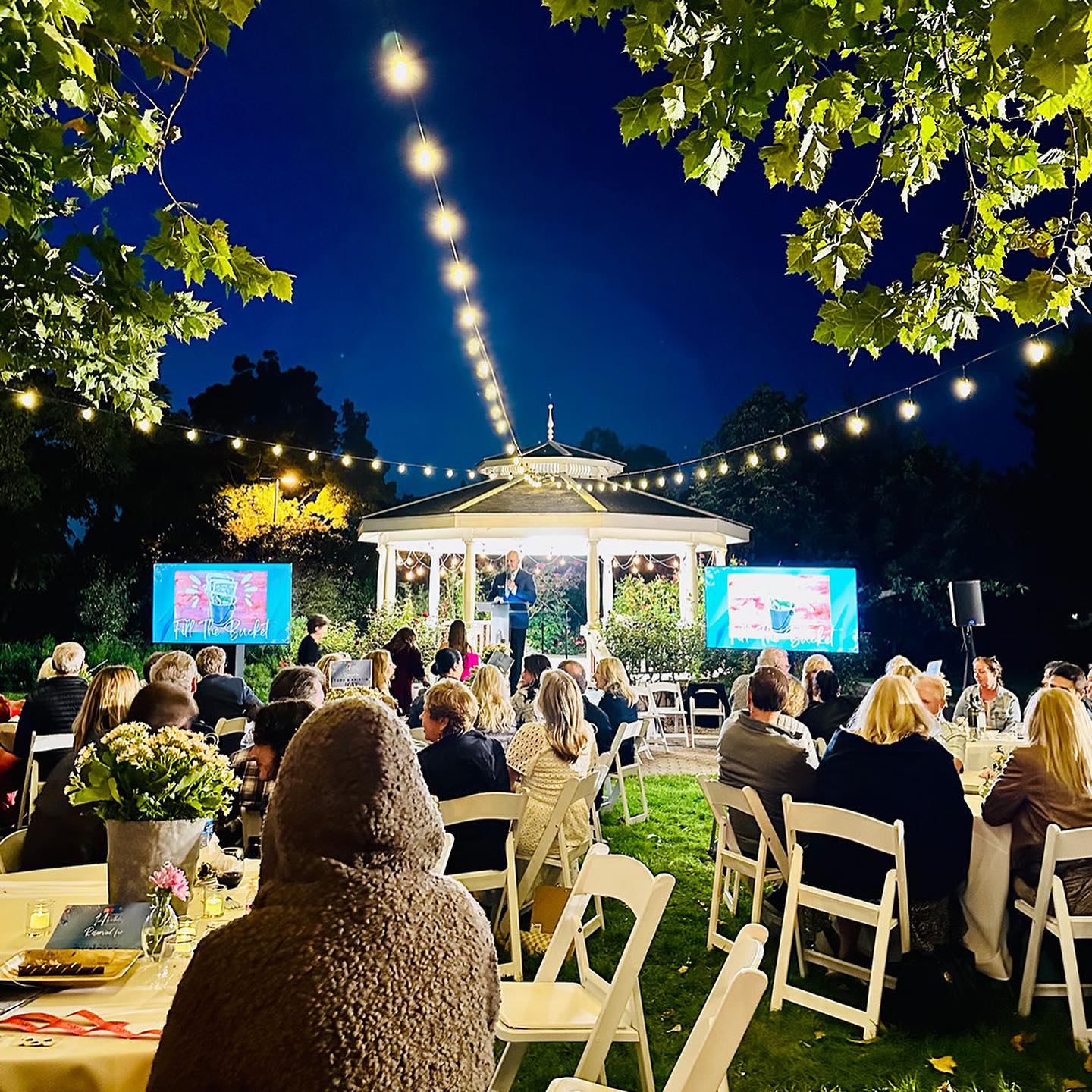 Itโs always an absolute honor being a part of New Day For Childrenโs annual fundraiser event. This year we provided sound, large screen displays, multi-view video switching, and staging. Even though the event has passed, itโs not too late to donate! Please visit www.newdayforchildren.com to learn more ๐ Thank you to John Phillips Photography ๐ธ
.
.
.
#tmeevents #tme #event #production #eventproduction #dj #lighting #mobiledj #edm #house #events #party #uplighting #photo #booth #photobooth #photomebooth #livesound #sound #av #pioneerdj #sf #sfdj #audio #bayarea #wedding #weddingdj