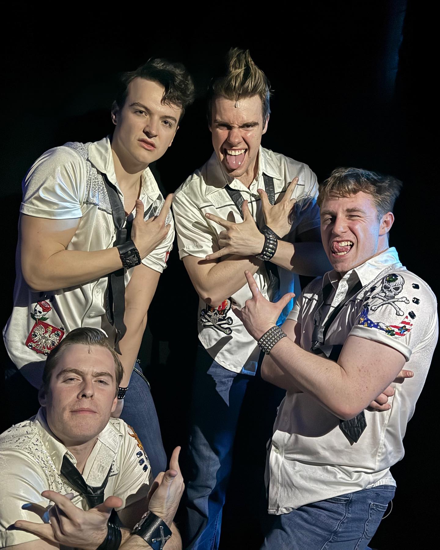 I’m a bit late to the party but man I love these folks🙏 This book has changed my life📘
#bomtour #nationaltour #bffs