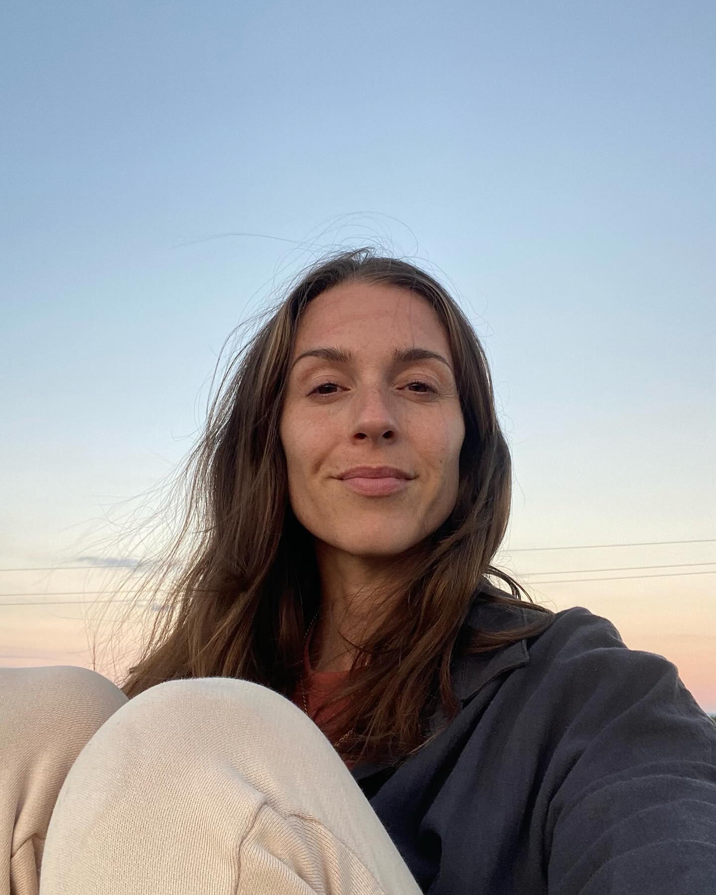 Still here, still trying to Hakuna Matata 🦁
#selfnourishment
#recharging
#quietstrength
#winterisnearlyover
#livingintentionally
#hakunamatata
#stillnessspeaks
#resilienceinaction
#backtobasics
#walkingthewalk
#lessismore
#nodistractions
#simpleliving
#naturenurtures