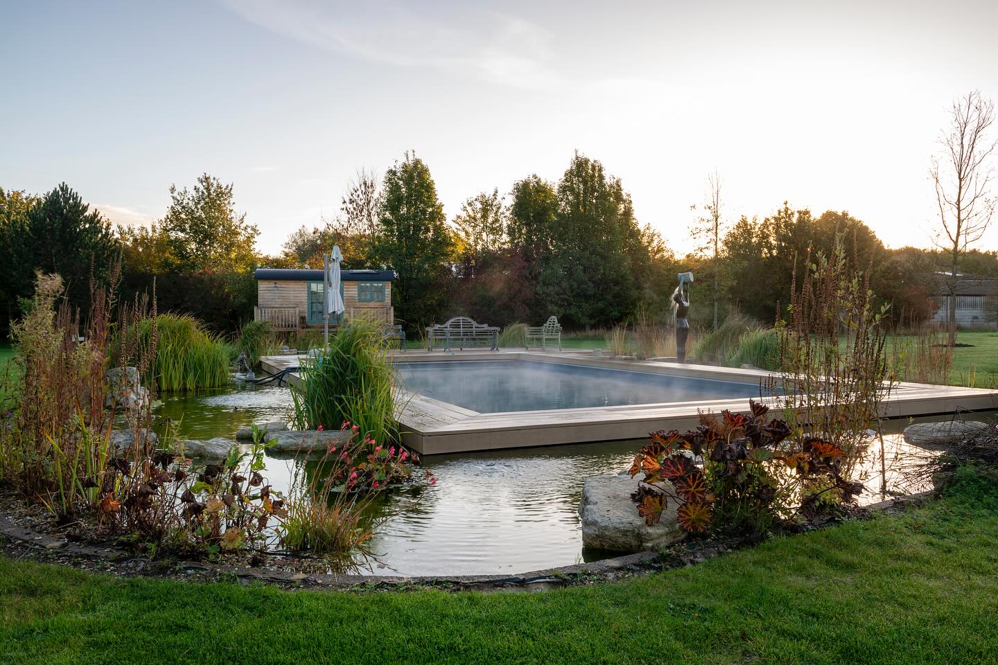 As September starts to wain our gardens start to show their autumn colours. The last of the warm sunshine makes the autumn shades glow. Such a beautiful time of year. Love the reflection and mists around the pool and natural ponds #farmhousegarden #autumncolors #mellowmistsandfruitfulness #reflectivepool #autumnsunshine #fiboylegardendesign