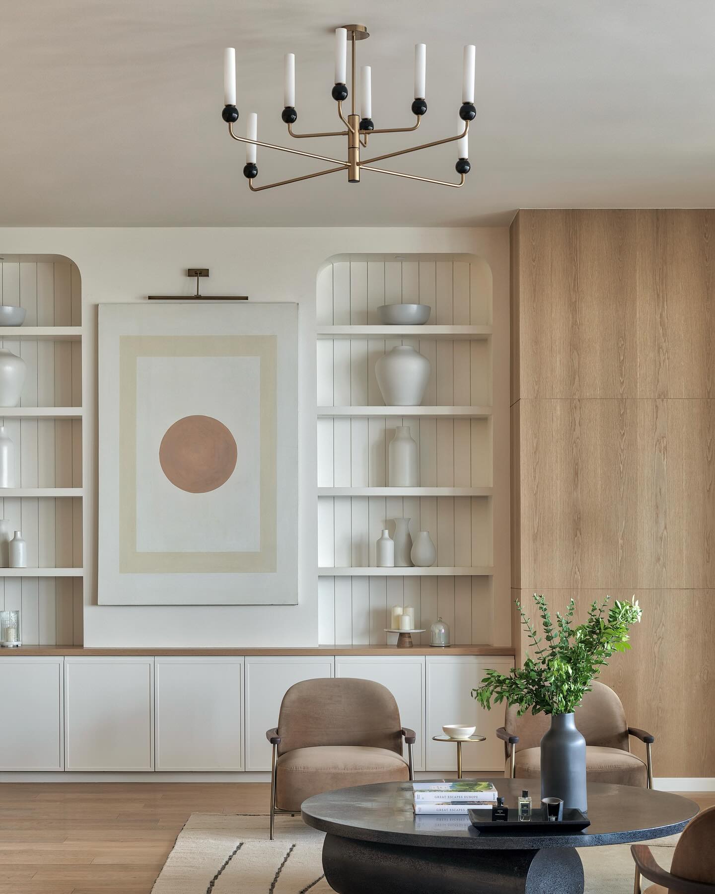 Finer details that make up this living space at the Casa Three Sixty project, with the more classic farmhouse style back-drop, paired with the many modern pieces creating a fine balance in the overall design...
The terrazzo sculptural coffee table will always be one of our favourite pieces in this space...
Interior Design| @casa_novo
www.casanovodesign.com
.
.
.
#Casanovohomes
Photography| @pulkitsehgal7
#design #interior #homedecor #architecture #home #decor #interiors #homedesign #art #interiordesigner #furniture #decoration #interiordecor #interiorstyling #luxury #designer #handmade #inspiration #livingroom #furnituredesign #realestate #instagood #style #architecture #designinspiration #interiordecorating