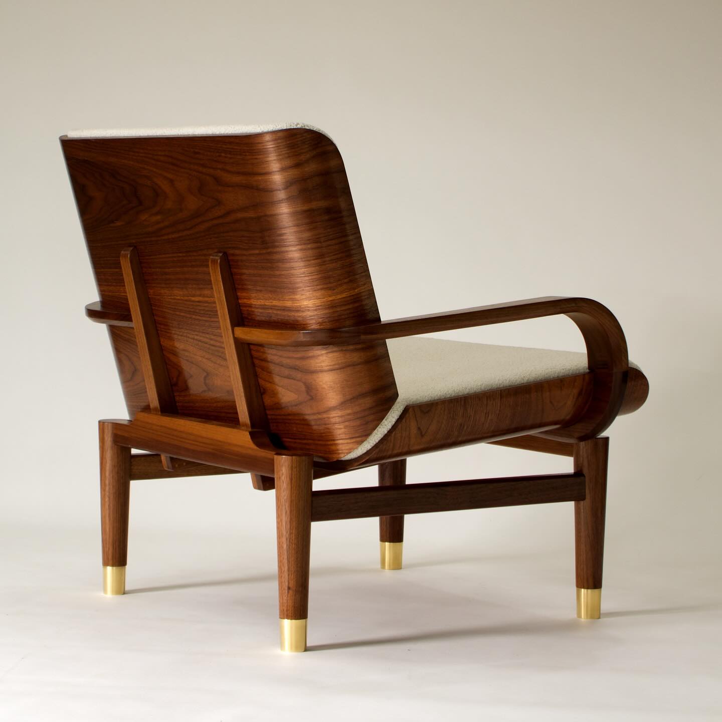 Some studio shots of the new Papillon lounge chair in walnut, upholstered in Grande Boucle by @catherinemartindesigns
Go check it out @timberandtailorshop
•
•
•
#loungechair #chair #couch #boucle #furnituredesign #furniture #handmade #handcrafted #designermaker #moderncraftsman #canberra #madeincanberra #madeinaustralia #moderninterior #interiordesign #interiorstyling #timber #woodwork #wooddesign