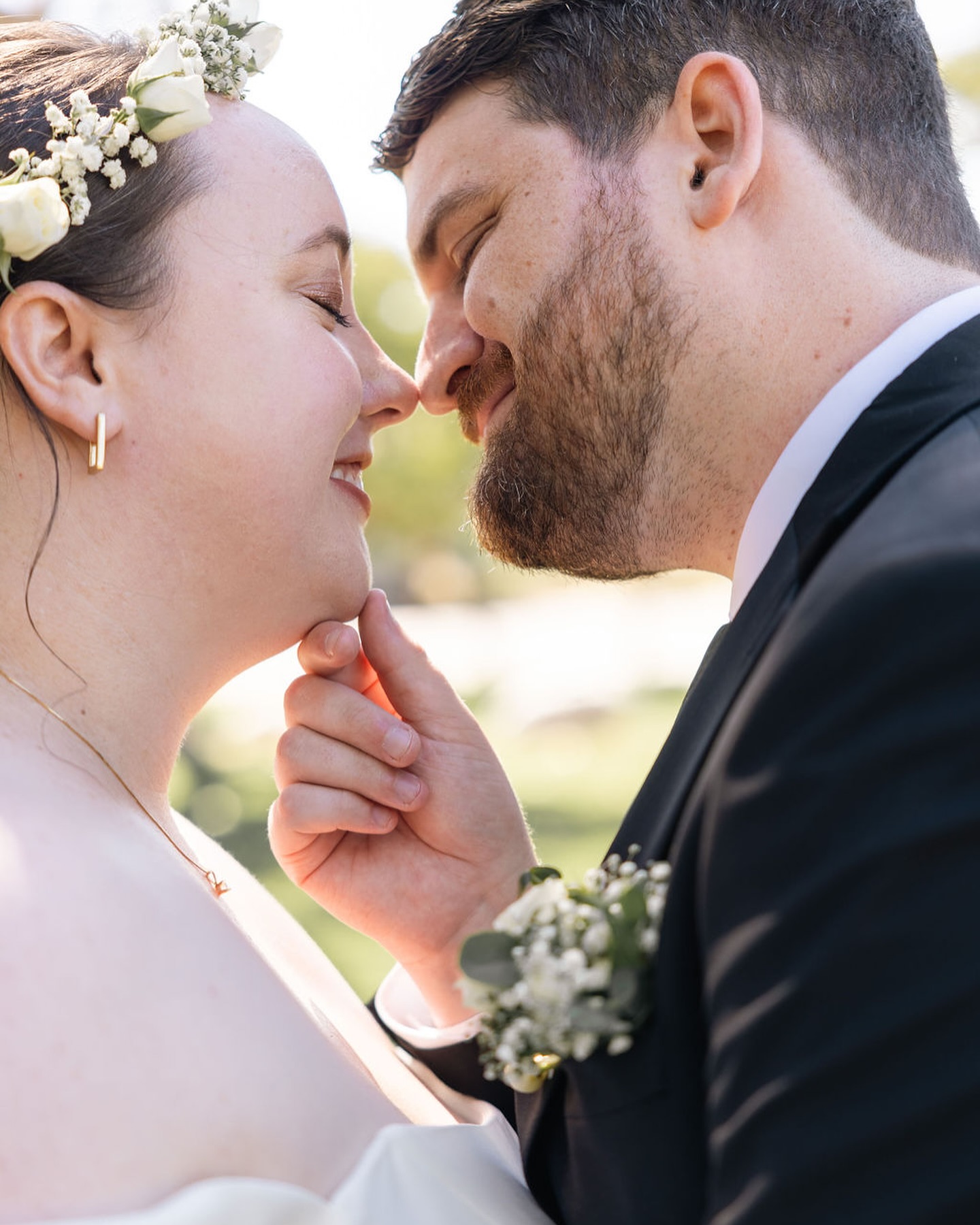A sweet and small celebration for a love that knows no bounds. Congratulations Michael and Christine!
Thank you for allowing me to help make your day wonderful!
Coordination: @teardropweddingevents @makeitatorible
Catering: @coastcatering
Photographer: @emilykuharphotography
Florals: @carmenflowers_
#socalweddingplanner #weddinginspiration #socalbride #venturacountyweddings #santabarbaraweddingplanner