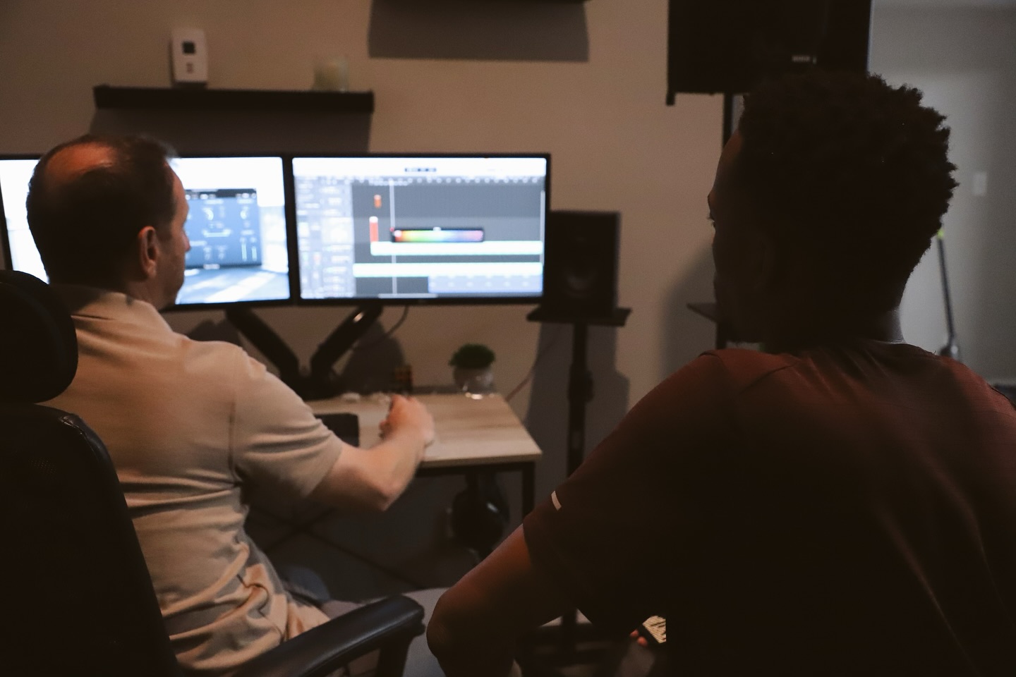 Music or comedy?
My two passions and for a long time I thought I had to choose one or the other. Pursuing both has its challenges, but also makes me the most fulfilled.
For the last year and change my co-producer, Charles Ostle, and I have been working on original music and I can’t wait to share it with everyone.
In this year, I’ve been in vocal lessons to produce my best vocal performance, I’ve been taking a mixing and mastering class to understand the ins and outs of this world, I’ve been experimenting with all types of sounds to find the one that reflects me best, and of course writing a lot of songs.
I was able to perform one of my original songs recently and the feedback was overwhelmingly positive.
Stay tuned for more updates from the music side of things and drop a heart in the comments if you want me to post the live performance of my original song.
Love you all!
📷: @catherinewright_