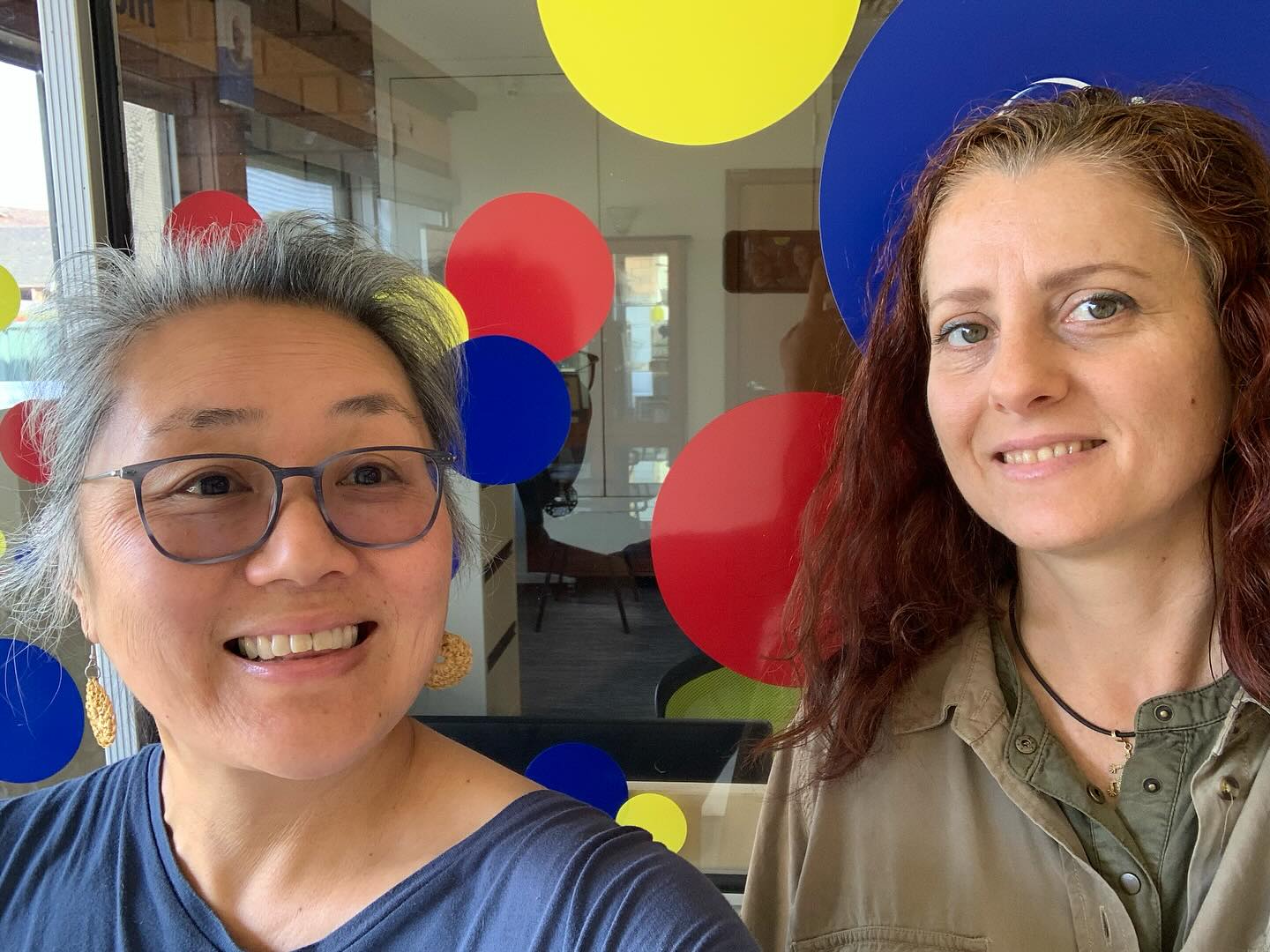 Our last show together for 2023! Onto our summer jobs 🫐! Thanks to @malandrinvanessa for her enthusiasm, connections, views & passion for food. What will 2024 bring us? Let us know what you want to hear about so we can start planning! A huge thanks also goes to all our guests who joined us for chats in the studio or allowed us to tour their farms, schools, shops, restaurants & more! 🙏🏾 Thanks to @seymourfm103.9 for giving the show a time slot for so many years. Most of all thanks to our listeners. Your feedback means a lot. #radioshow #communityradio #foodontheradio #culture #historyoffood