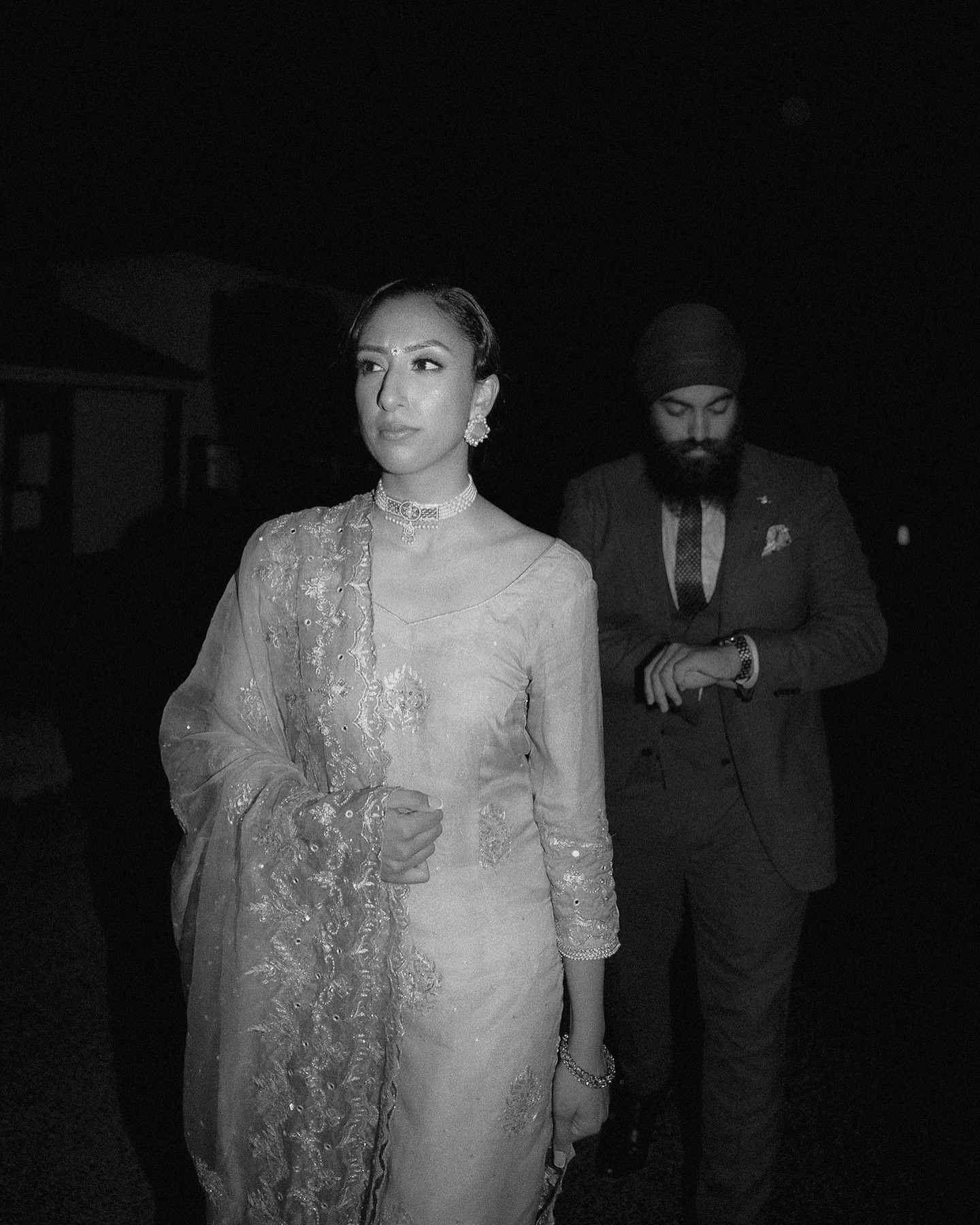 I really love these cool, edgy & fun pictures from @faizalm engagement bride @ravster_sehra & her fiancé . 👌🏼✨
Hair & Makeup by me.
#muasolihull #solihullmua #birminghammua #muabirmingham #midlandsmua #muamidlands #westmidlandsmua #solihullbridalhairstylist #bridalmua #weddingmua #weddingmuasolihull #solihullbridalmua #indianwedding #engagementphotos