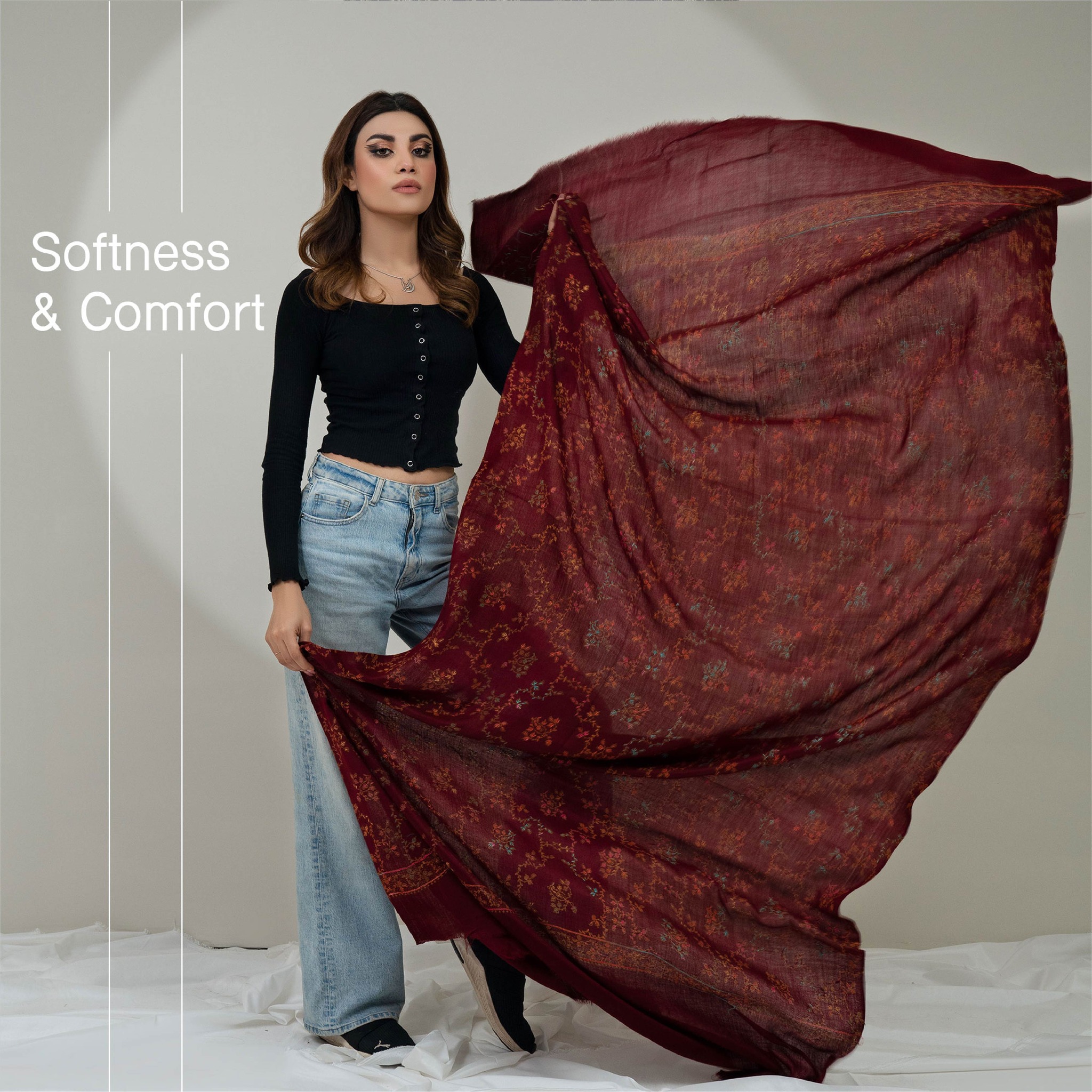 Chic Sophistication, Effortless Style! 🌹
Our stunning shawls are the ultimate accessory to elevate your look, exuding class and charm with every wear.
#shawl #womenshawl #pashminashawl #shawlcollection
