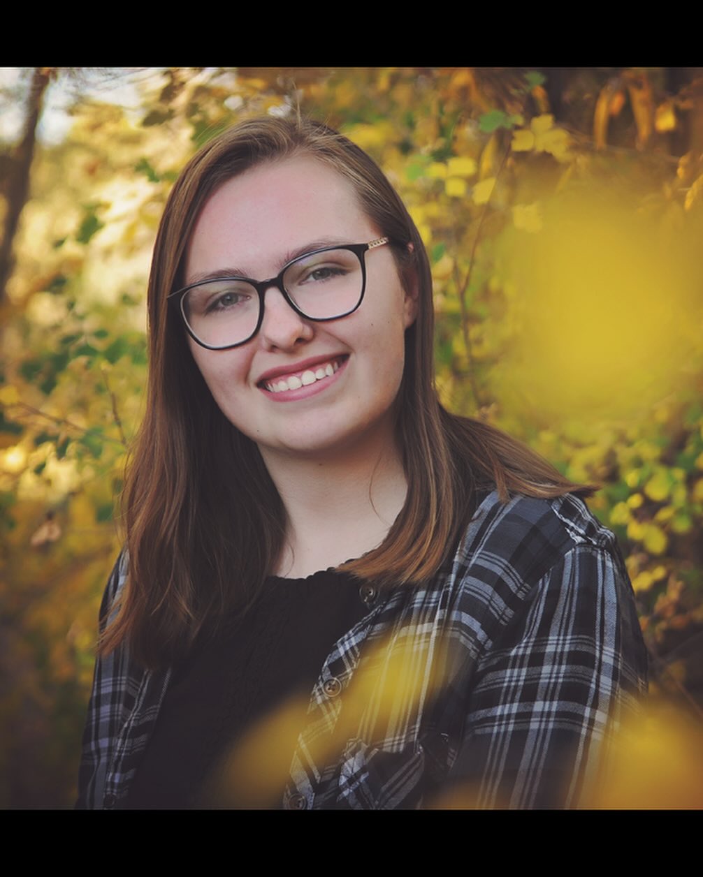 Autumn has arrived in town, so there’s no need to venture into the mountains to find stunning fall colors! We discovered some summer styles as well. Colorado offers a fantastic backdrop for capturing senior photos.!
#seniorpics #classof2025 #mhs #colorado #fallcolors