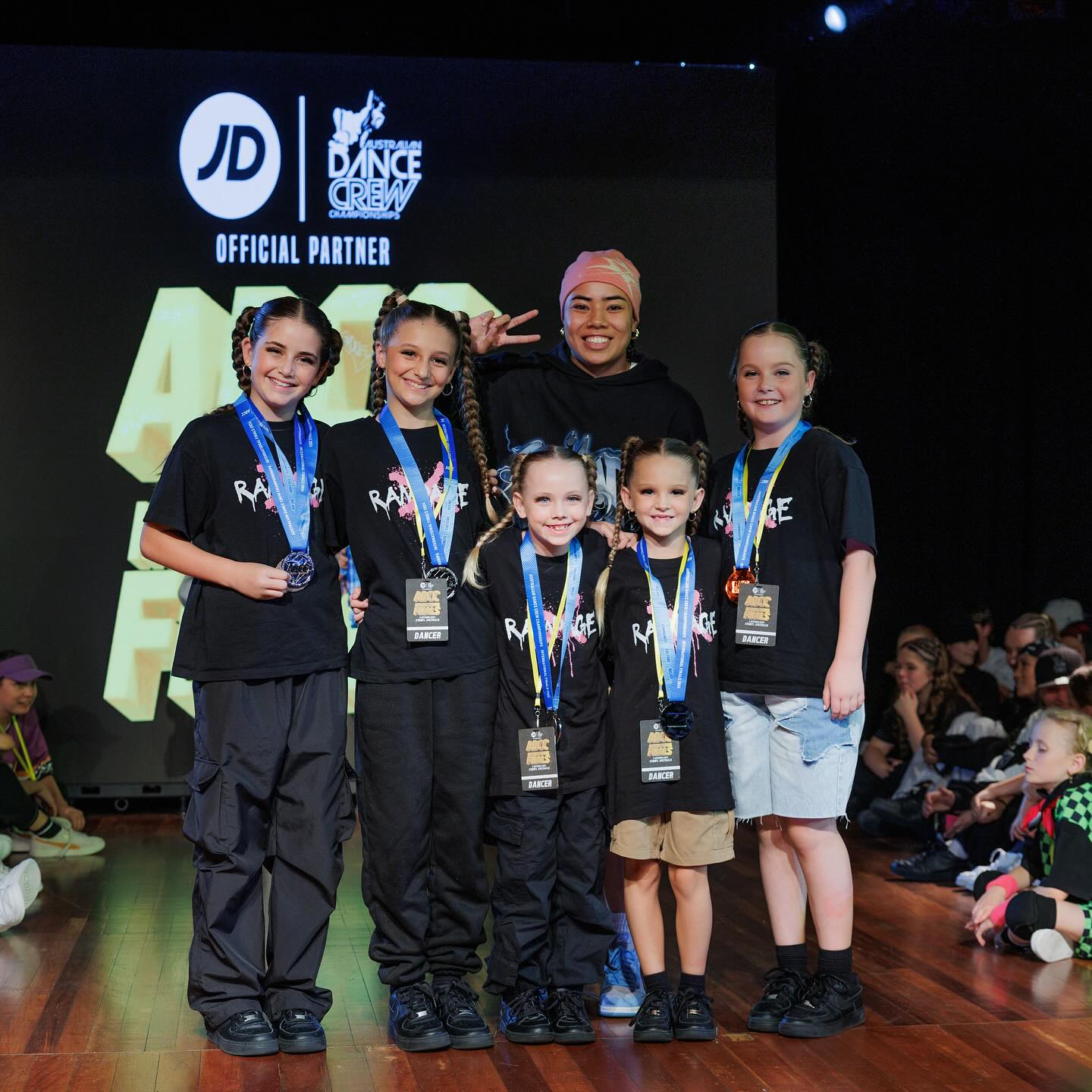 Congrats to our silver bling crews & soloists 🥈🥈🥈
Kidz: Bite Size Baddies (NSW) 🇦🇺
Junior: The Puffs (NSW) 🇦🇺
YG: Klawz (NSW) 🇦🇺
Varsity: Splice (NSW) 🇦🇺
Open: N2i Blacktop (NSW) 🇦🇺
Monster: Astro Megacrew (NSW) 🇦🇺
Soloist Kidz: FA (ACT) 🇦🇺
Soloist Junior: Indi (NSW) 🇦🇺
Soloist YG: Quinten (VIC) 🇦🇺
Soloist Varsity: Aggie (ACT) 🇦🇺
Soloist Open: Mhjay (NSW) 🇵🇭🇦🇺
All photos/videos & feedbacks will be emailed very 🔜
2025 dates dropping soon 👀