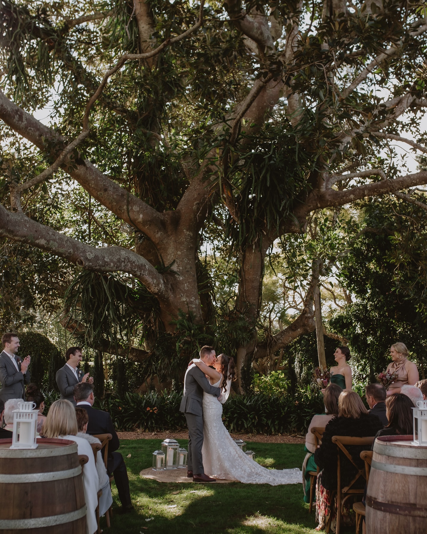 We are suckers for this giant fig and the romantic lawn ceremony✖️