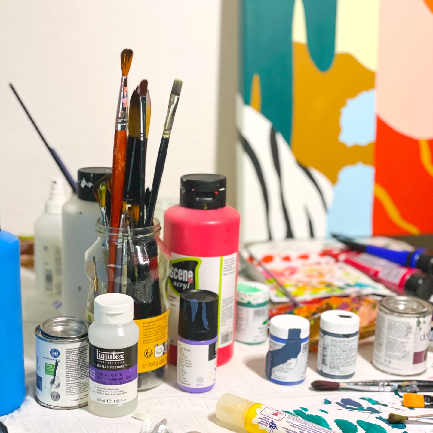 Working on a new painting, inspired by Berlin and women. Or Berlin women ♥
.
.
.
.
.
#marerastudio #contemporaryart #artistinstudio #artdaily #artistsoninstagram #contemporarypainting #abstractpainting #artcollector #painting #paintingreel #emergingartist
#artforsale #artstudio #wallart #wallartdecor #wallartprint #artposter #interiorstyling #abstractshapes #artstudiolife #creativeboom #interiordesign #colourforinteriors #patterdesign #surfacedesign #artberlin #artistberlin #berlinart