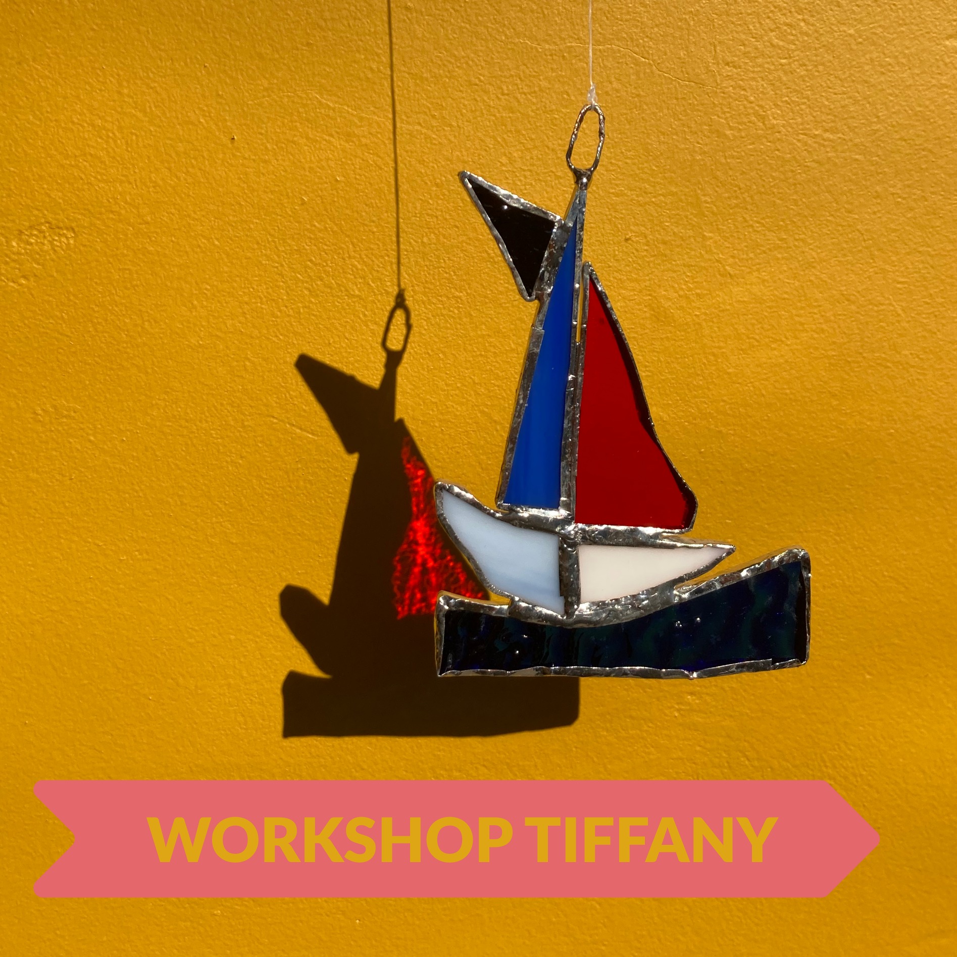 Op 25 maart kan je de basis van de tiffany techniek leren.
Klaartje Gilliams van @moodbirds22 neemt je mee in de wereld van tiffany en brengt je de basis van de koperfolietechniek bij.
Info en inschrijvingen: https://www.moodbirds.be/work-shop
#moktamee #décreatievehubvandekempen #workshop #tiffany #workshoptiffany #herentals #kempen #creativecommunity #glaskunst #handgemaakt #ambacht #stainedglass #glasworkshop