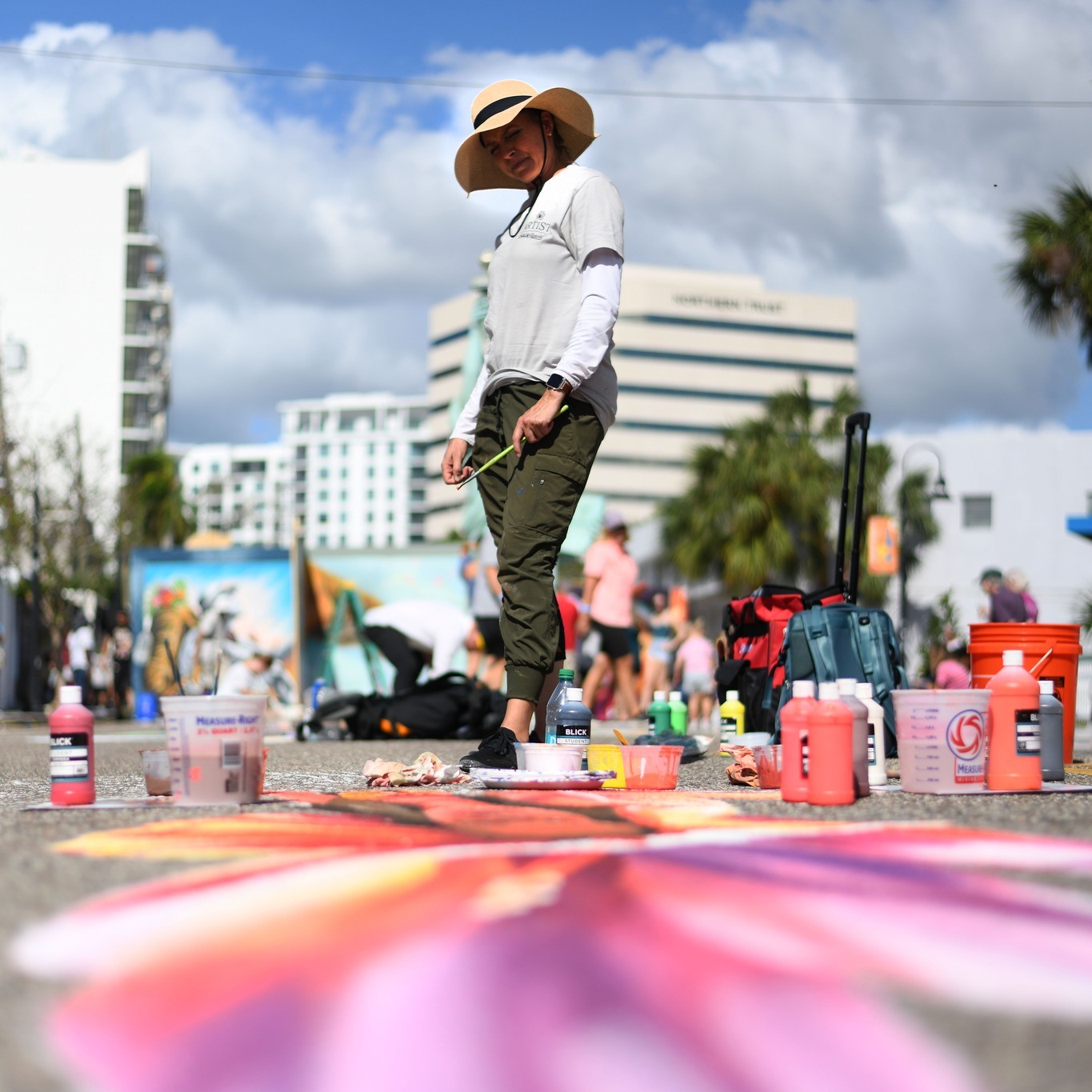 I had the pleasure of stopping by the Sarasota @chalk_festival this morning. I met so many wonderful volunteers and amazing artists from around the world. I love that this organization is based 100% on volunteers dedicated to bringing beauty to our treasured community!
The talent of the artists is next level 😍🎨 If you have a chance to check it out tomorrow for their final day, I highly recommend it!
#Sarasota #SarasotaChalkFestival #ChalkFestival #Artists #ChalkArt #SRQ #DowntownSarasota #DowntownSRQ #CandidSRQ