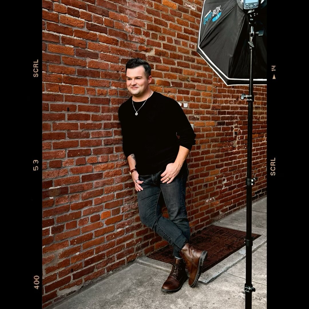 Just me, not-so-patiently waiting to tell you all about some exciting new adventures coming up! 😉
Thank you Mel, @shiftedfocusphotography for a fabulously fun and chaotic (in the best way) photoshoot! 📸
.
.
.
.
.
#singer #music #exciting #entertainment #singerlife #photoshoot #candid #sing #performer #upcomingartist #theatre #newpost #adventure #upcoming #lifeupdate