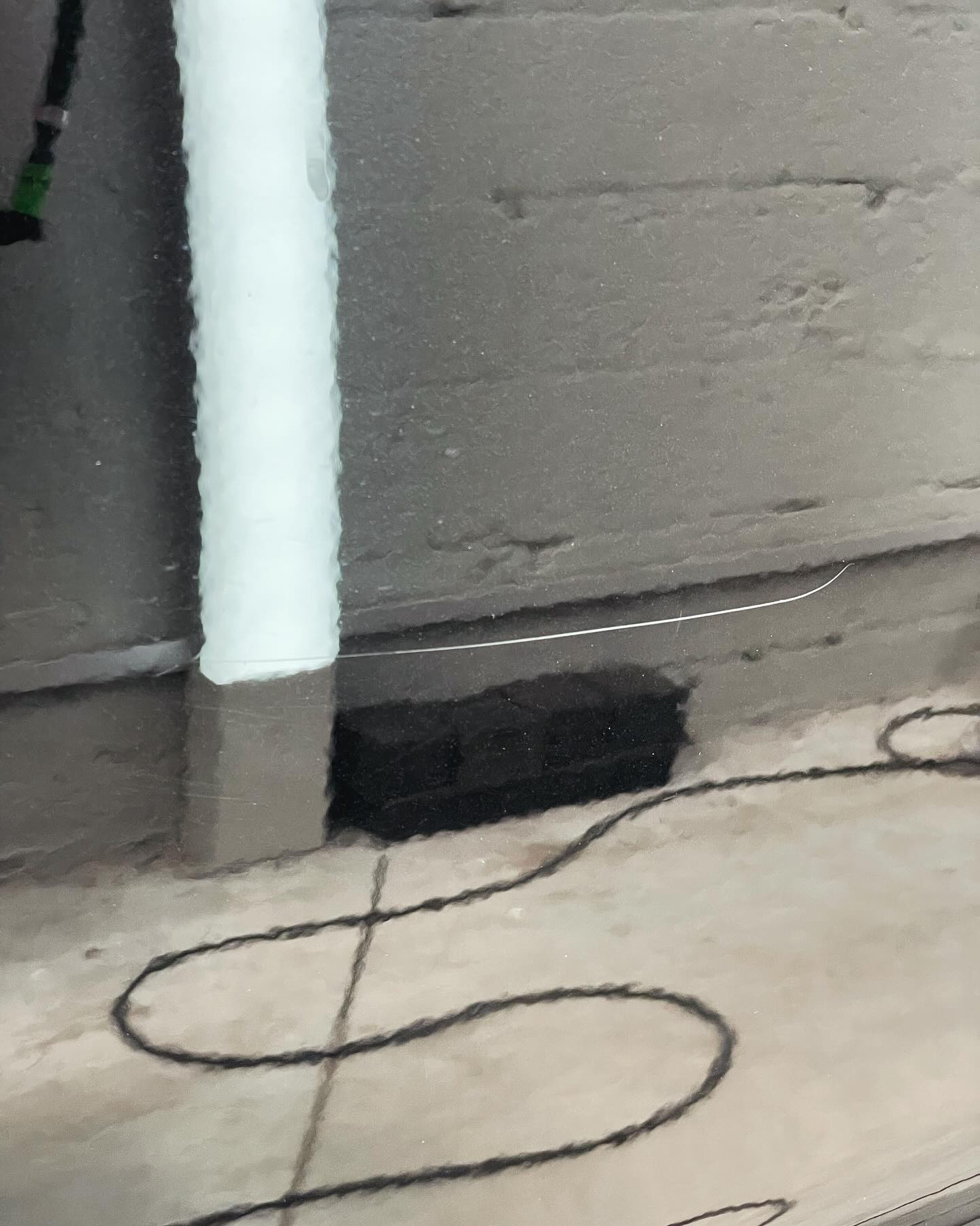 Herstelling van diepe krassen, zonder spuiten?
Yes we can 👊🏻
Heeft je wagen om de een of andere reden krassen die te diep zijn om weg te polijsten? Door middel van kleur op maat kunnen wij dit vaak herstellen of op zijn minst zo goed als onzichtbaar maken.
👉 Geen kleurverschil
👉 Geen verschil in structuur
👉 Wagen geen dagen kwijt