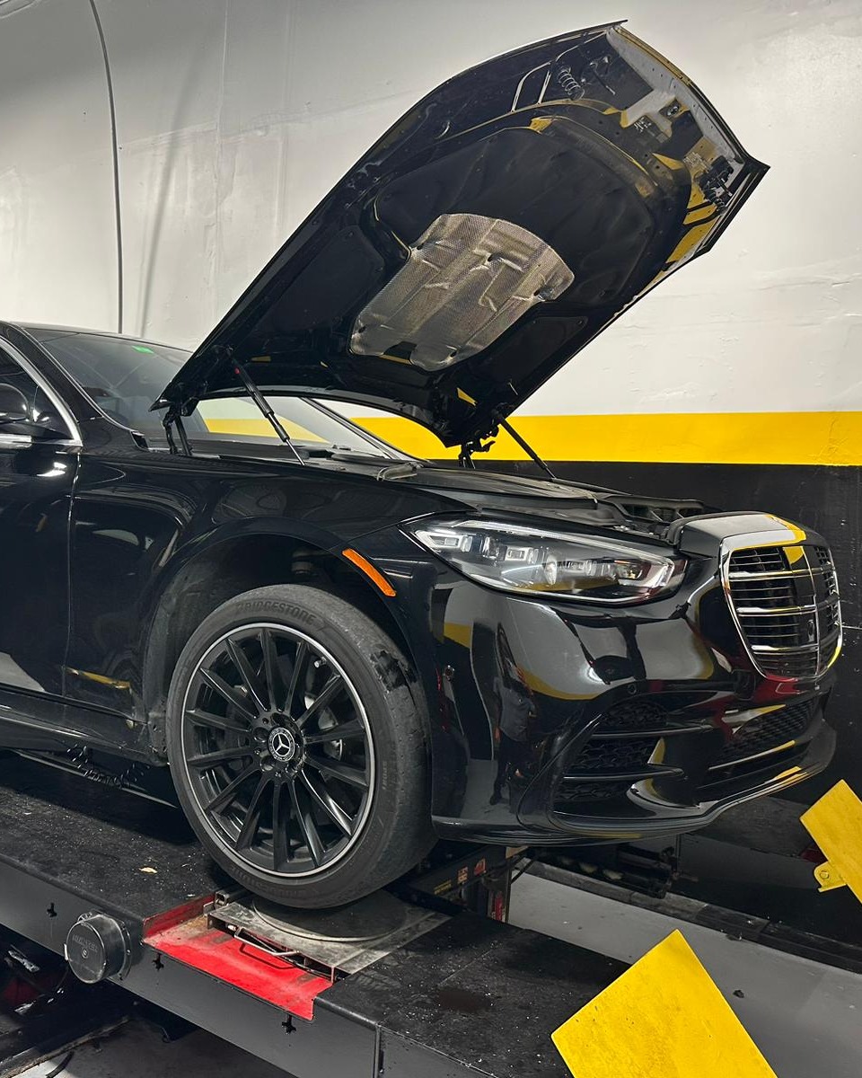 ⚡️This Mercedes S580 is all about power and poise, and it stopped by ZR Auto Werks for a brake service to match. Ensuring that such a majestic ride comes to a halt as smoothly as it cruises, we've got every stop covered. 🚗💨🔧
#MercedesS580 #BrakeService #PrecisionPerformance #ZRAutoWerks #LuxuryCars #StopWithConfidence #mercedesmechanic #mercedesspecialist