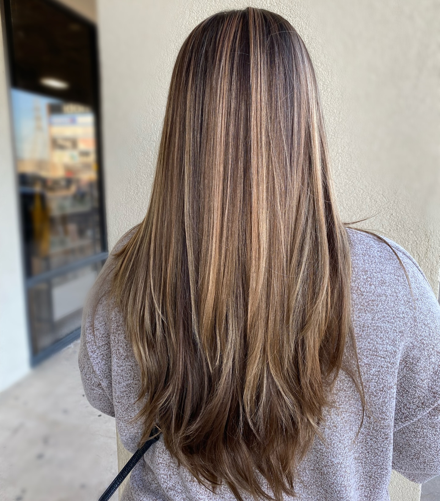 Beautiful corrective color today on this babe by our very own @synrosebeauty
#balayage #dimensionalbrunette #brunette #damngirl