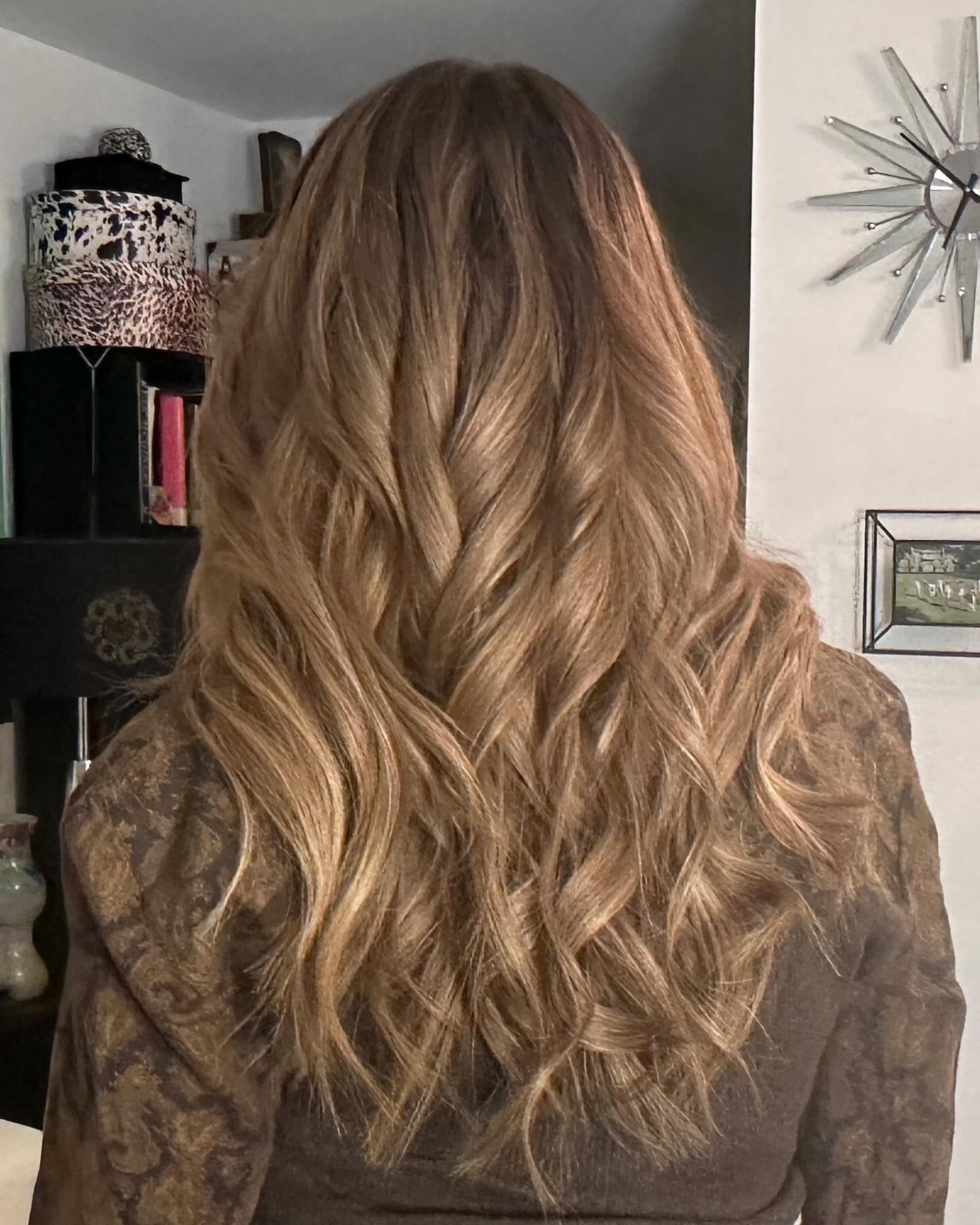 Enhanced her hair with hand tied hair extensions. Custom-made, baby fine texture. Contact through bio. #naturalhairextensions, #handtiedweft, #halohairextensions, #halohair, #hairextensionspecialist, #hairextensionsnyc, #sewinhairextensions, #tapeinextensions, #hairextensionsalon