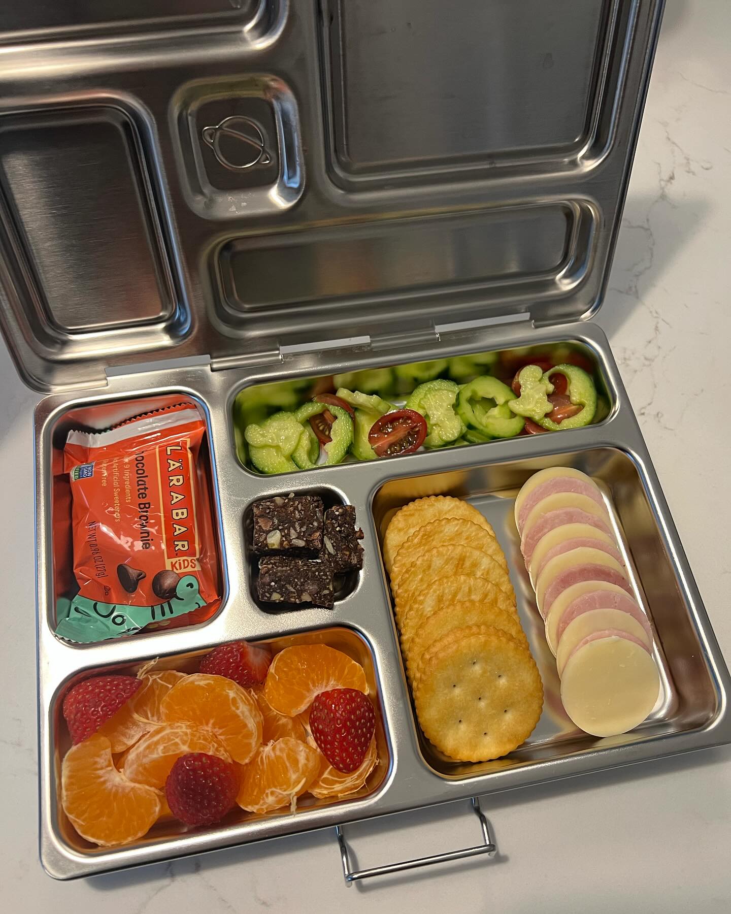 Check out today’s blog post for our favorite lunchbox items! 🍓