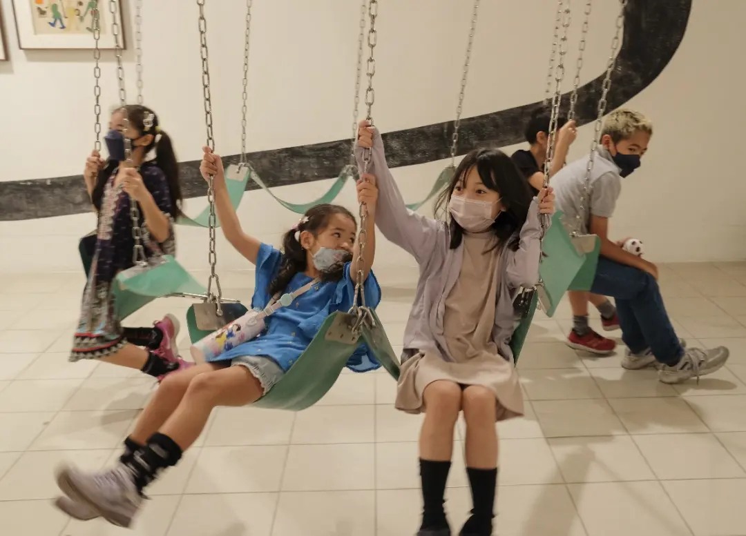 Eid Mubarak everyone! Wishing you a blessed Eid al-Fitr, full of peace and prosperity from the SAF family.
May this day be filled with love, laughter, and cherished moments with family and friends.
@dhakaartsummit
@nadiasamdani
@rajeebsamdani
@dhakadiana
@rux_q
@swilin_haque
@sazzad1985
@iftekharnoor
#dhakaartsummit #samdaniartfoundation #dhaka #art #artwork #DAS #exhibitions #contemporaryart #Eid #SAF