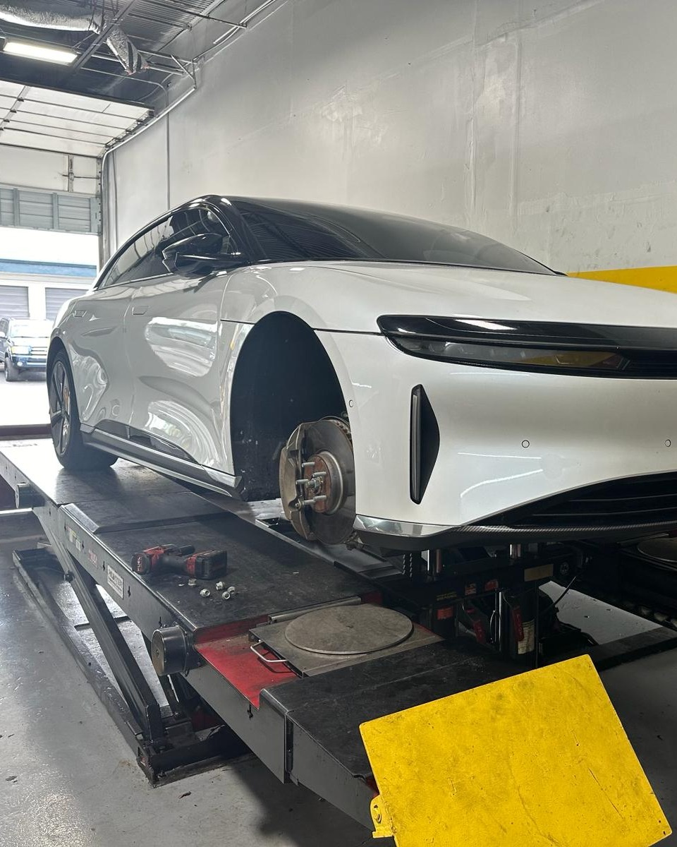 🚗⚙️🔍 We invest in our tools! This Lucid came to ZR Auto Werks for a set of new tires and a state-of-the-art alignment courtesy of our Hunter Engineering system. This isn't just a tire change; it's a performance and safety enhancement.
The precision tech attached to the wheel is part of Hunter system a tool that ensures each tire is perfectly aligned, offering a ride that's as smooth as it is efficient. For cutting-edge vehicles, trust cutting-edge service.
#Lucid #AdvancedAlignment #HunterPrecision #ElectrifiedExcellence #ZRautowerks
#floridamechanics #certifiedmechanic