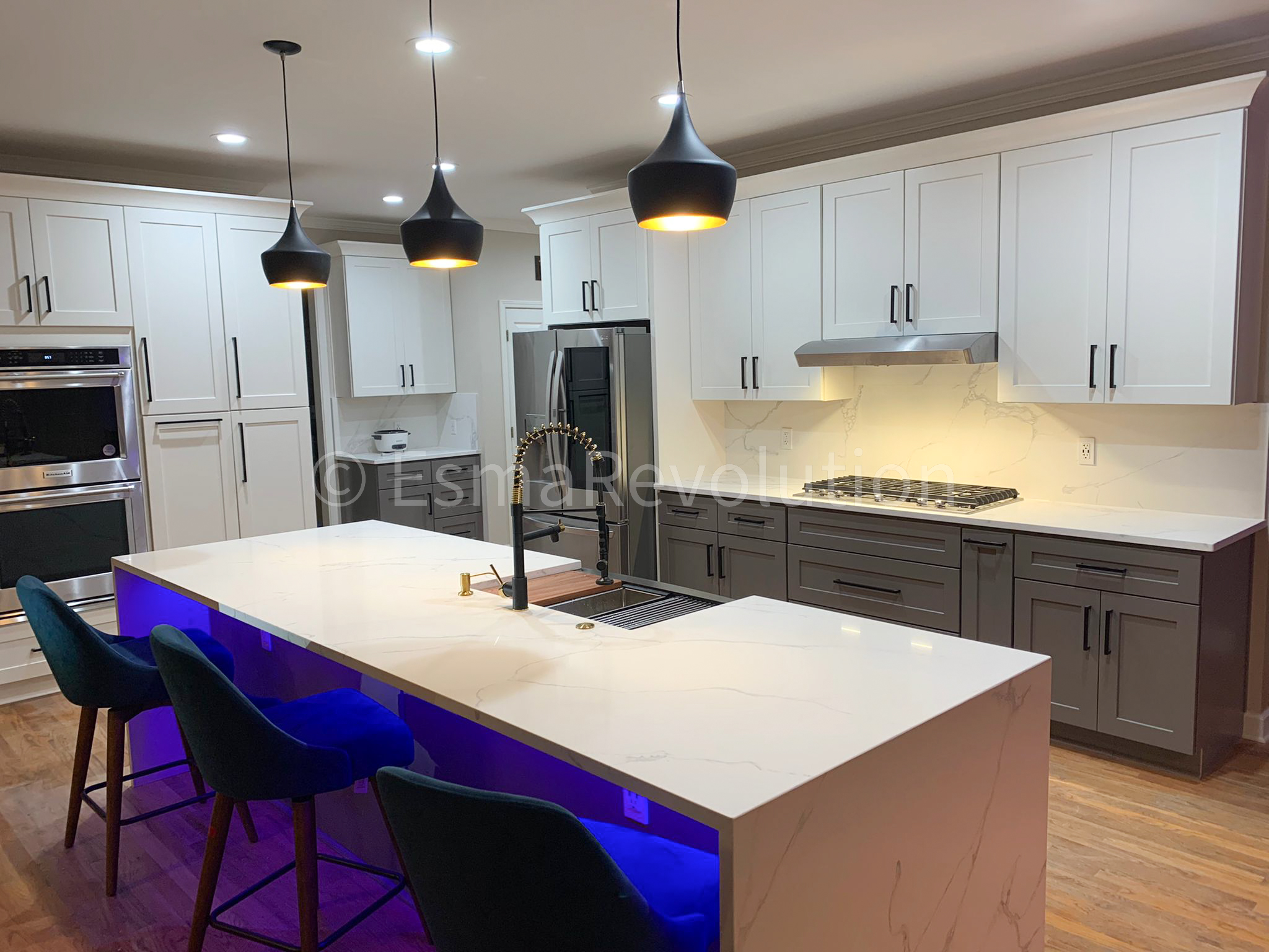 Your dream kitchen starts here!
In this remodel, we opened up the space by removing a wall, creating a stunning modern open-concept kitchen. Perfect for hosting, cooking, and making memories.
Is your kitchen next? 🛠️
📞 Contact us today and let’s bring your vision to life!
678-760-2323
🌐 Visit Us: Esmarevolution.com
#KitchenRemodel #BeforeAndAfter #HomeTransformation #InteriorDesign #KitchenGoals #RenovationInspiration #HomeImprovement #FunctionalDesign #KitchenMakeover #RemodelingIdeas #LuxuryKitchen #YourDreamSpace