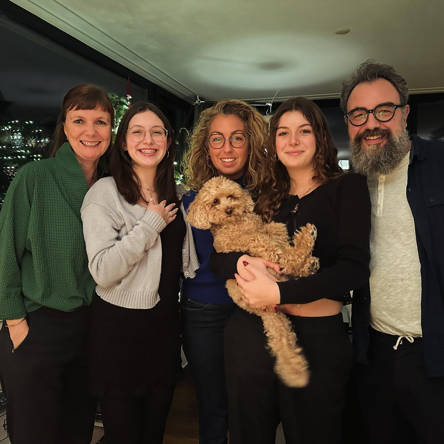 Feliz Navidad! From our little family to yours. 🎄🍾🥂🎅🏼🥰