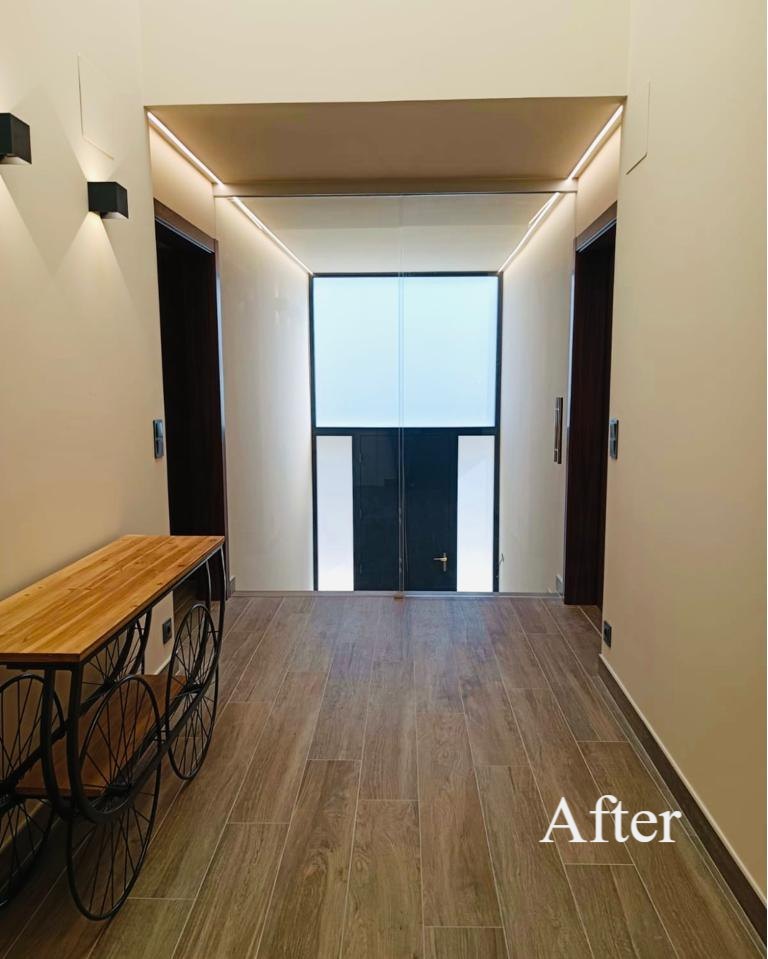I acabem la setmana amb un after🔚 / before🔜
En aquest rebedor el canvi parla per ell mateix, sembla que no estiguis entrant a la mateixa casa.
Molt contents del resultat. Us agrada?
#designlovers #aquitecturainterior #lovemyjob #decoracionhogar #dissenyinteriors #decoración #espaih #diseñointeriores #disseny #arquitecturainterior #interiordesign #design #homesweethome #afterbefore
