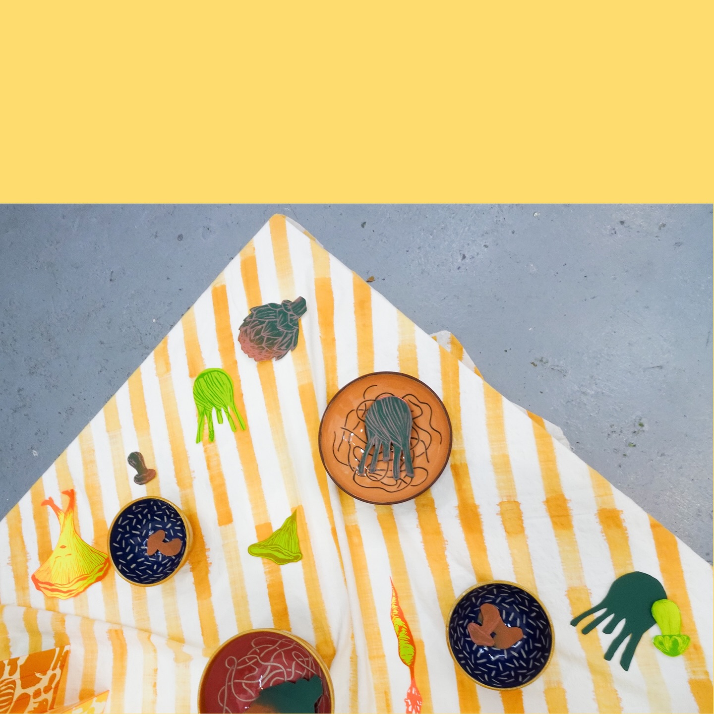 July’s expo at the Air program of @aga_lab where I dived into silkscreen printing for a month.
During that month I have been playing around with illustrating veggies and fruits and printing those in bright colors. These picture show the end result of that month experiment.
This experiment is the beginning of a bigger one. I will be back at the AGA lab experimenting printing on ceramics. Hope to show you the results in October!
#amsterdamillustration #silkscreen #silkscreenprinting #illustration #amsterdamart #ceramicart #printmaking #printisnotdead #illustrator #drawing #drawingonclay #printonclay