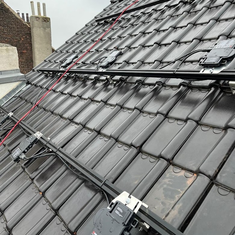 Installation photovoltaïque.
8 panneaux 455Wc
1 batterie de 3.5KWh
Plus d'informations: www.cr-elect.be
#energie #panneauxsolaires #panneauxsolaire #panneauxsolaires #energierenouvelable #enphase #green #wemmel #photovoltaïque