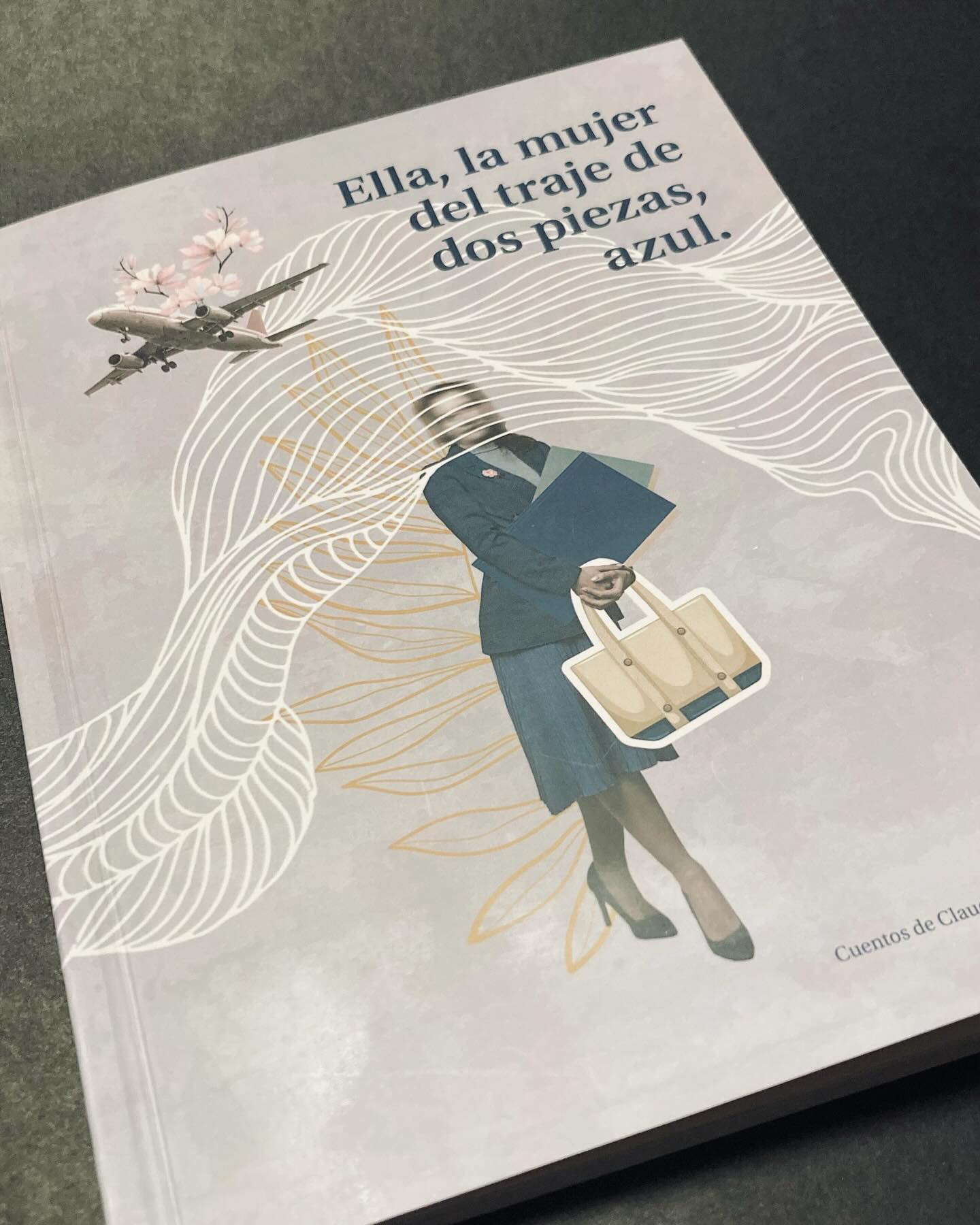 ¡Recién salido del horno!
Mi collage en la portada de un libro (hay varios m