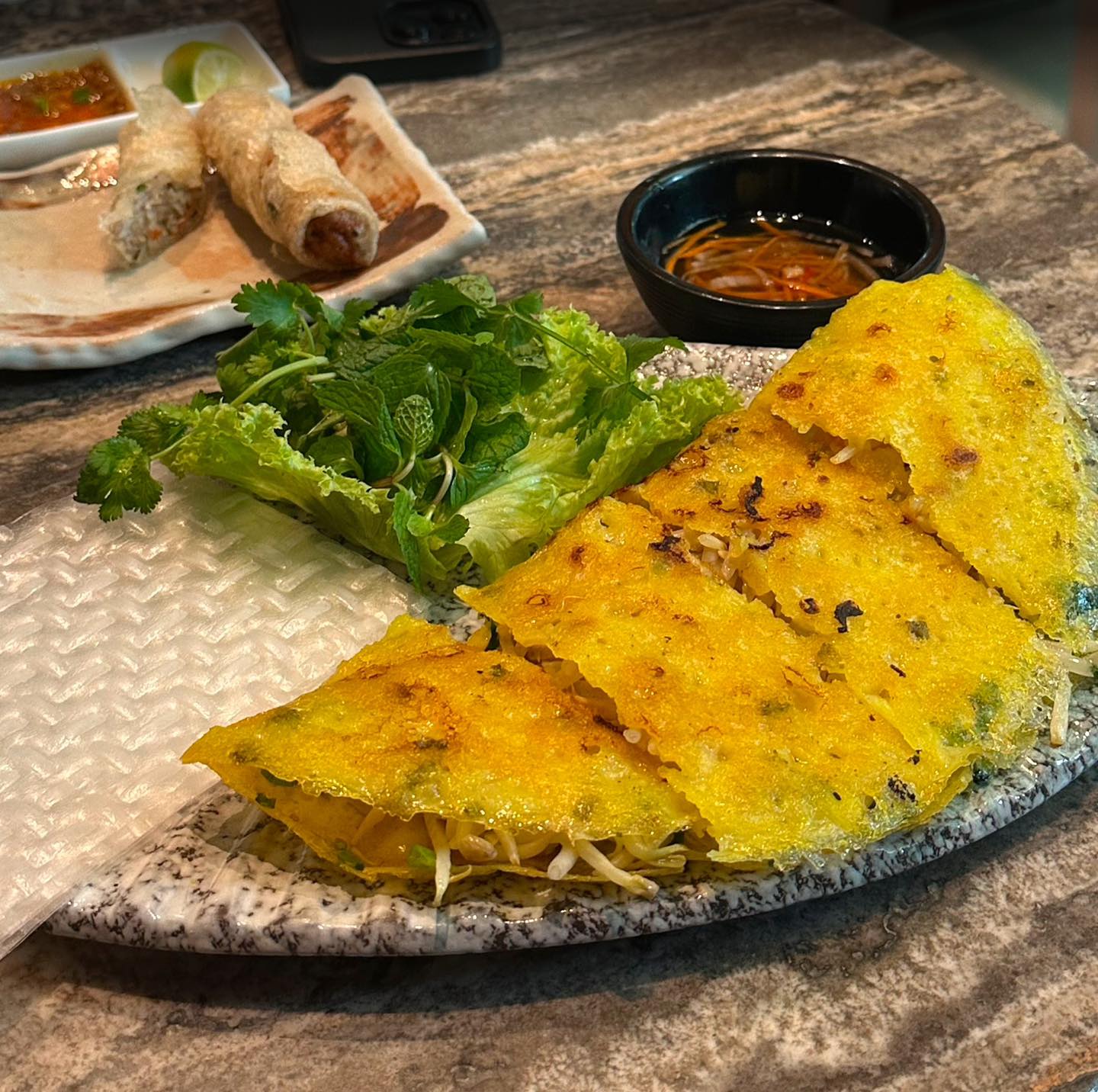 You must eat this with the rice paper and dip into sauce then will be super deeeelicious!