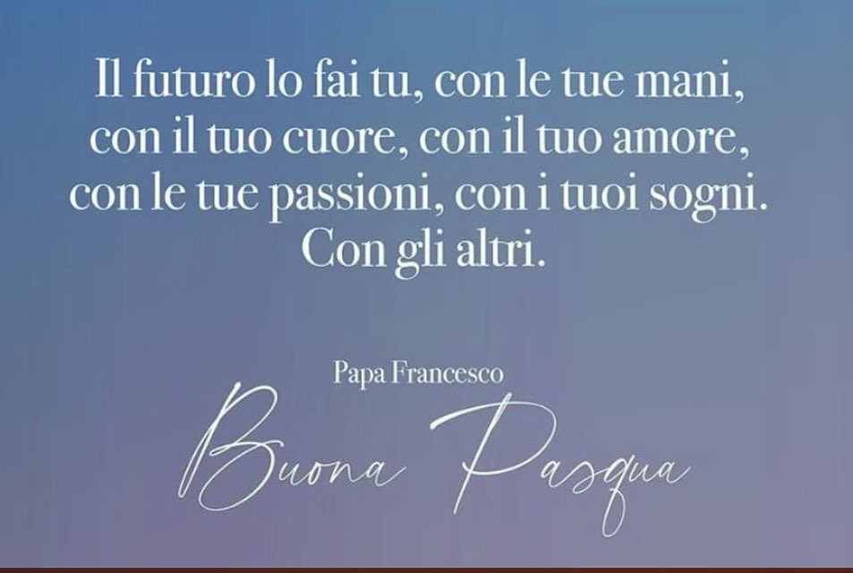 Buona Pasqua a tutti voi amici di Capsule🕊️🤍
.
.
#capsulerovereto #piccoleemozioniquotidiane #pasqua #resurrezione #auguri