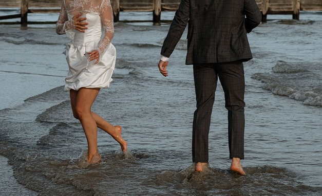 All about the mini!
Mixing classic styles with modern twist you can’t go wrong with satin and lace 🤍
Another one of the made to order mini’s from the most recent shoot in Warrnambool with some local talent.
Styling & Direction @coeurstudio
Gowns @brittneypaigecouture
Photographer @milkchiccreative
Content Creation @mtl.socials
Hair@sun.soaked.hair
MUA @emmelinemakeupartist
Accessories @annestelle_jewellery
Desserts@sunday_sprinkles
Flowers@thebloombarandco
Hire @grand_
_events_warrnambool
Model @ccharlotterees