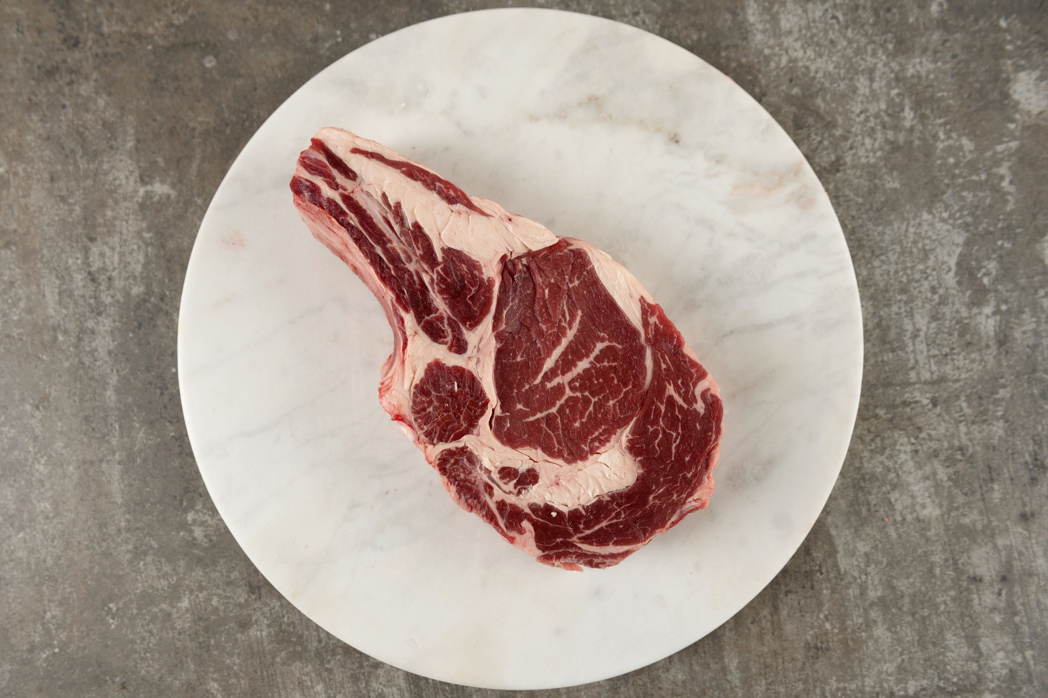 Savor the richness of Victorian Premium Grass Fed Rib Eye, a standout choice from Surrey Farms, a Delica exclusive. With its impressive marbling and superior quality, this MB4+ cut is perfect for those who appreciate the finer things in life. Prepare a feast that delights the senses of your custom
.
.
.
.
#AussieBeefAndLamb #BeefLovers #VictorianPremium #FineDining #marblingbeef #wagyubeef